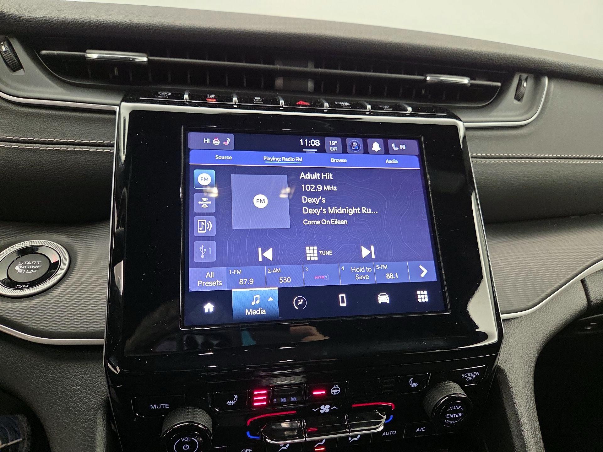 Thumbnail: 2023 Jeep Grand Cherokee - 15