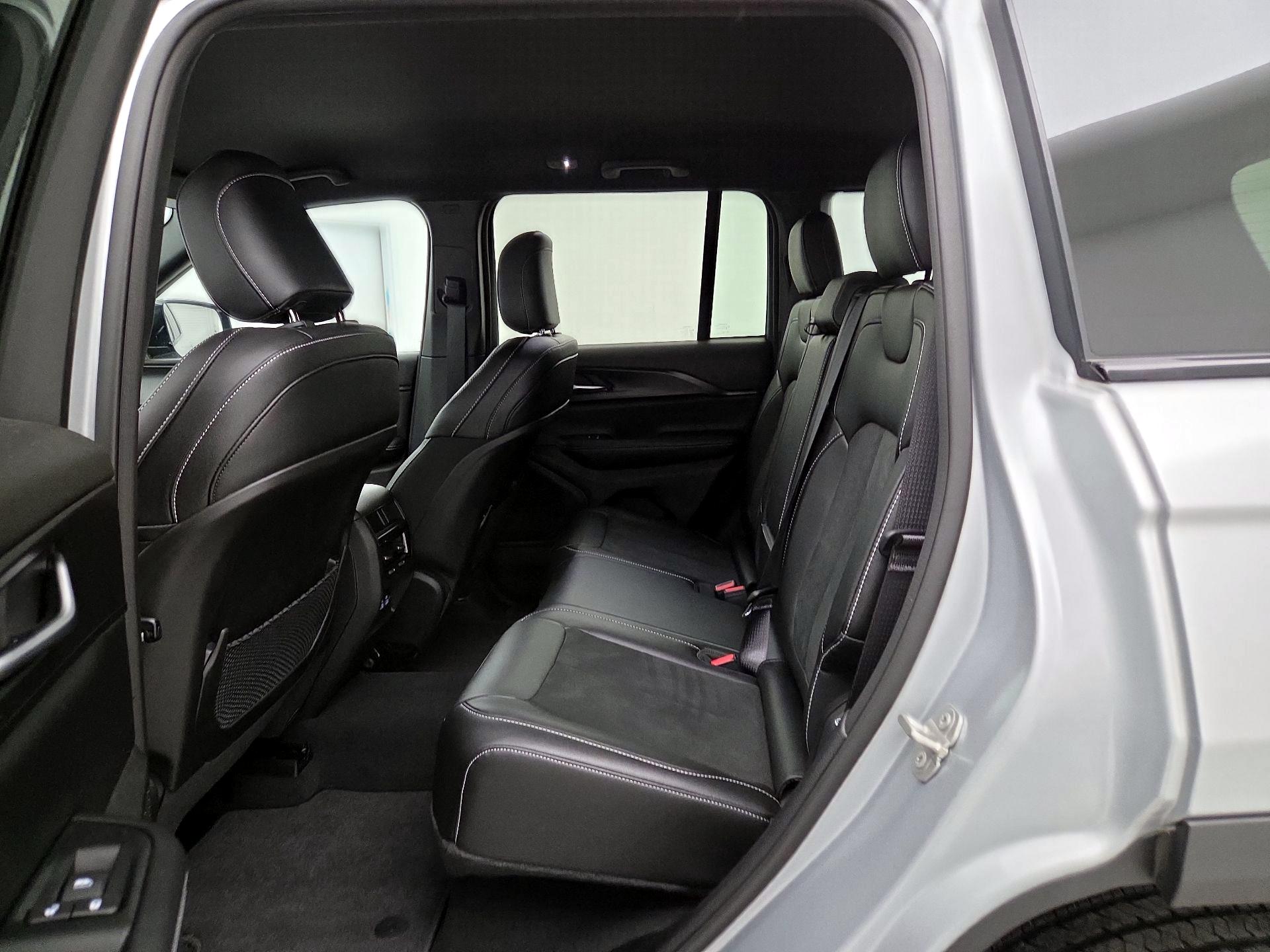 Thumbnail: 2023 Jeep Grand Cherokee - 19