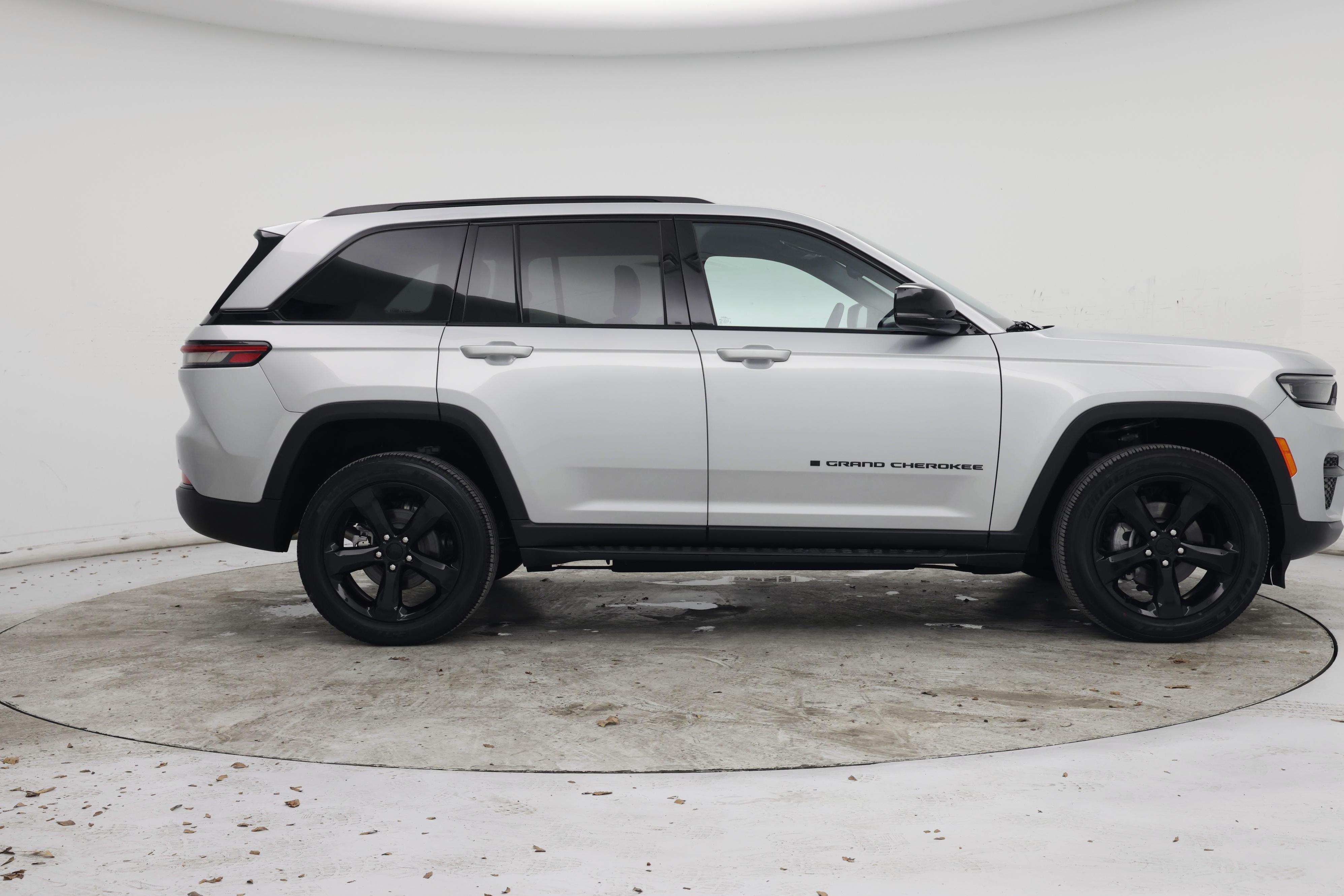 Thumbnail: 2023 Jeep Grand Cherokee - 7