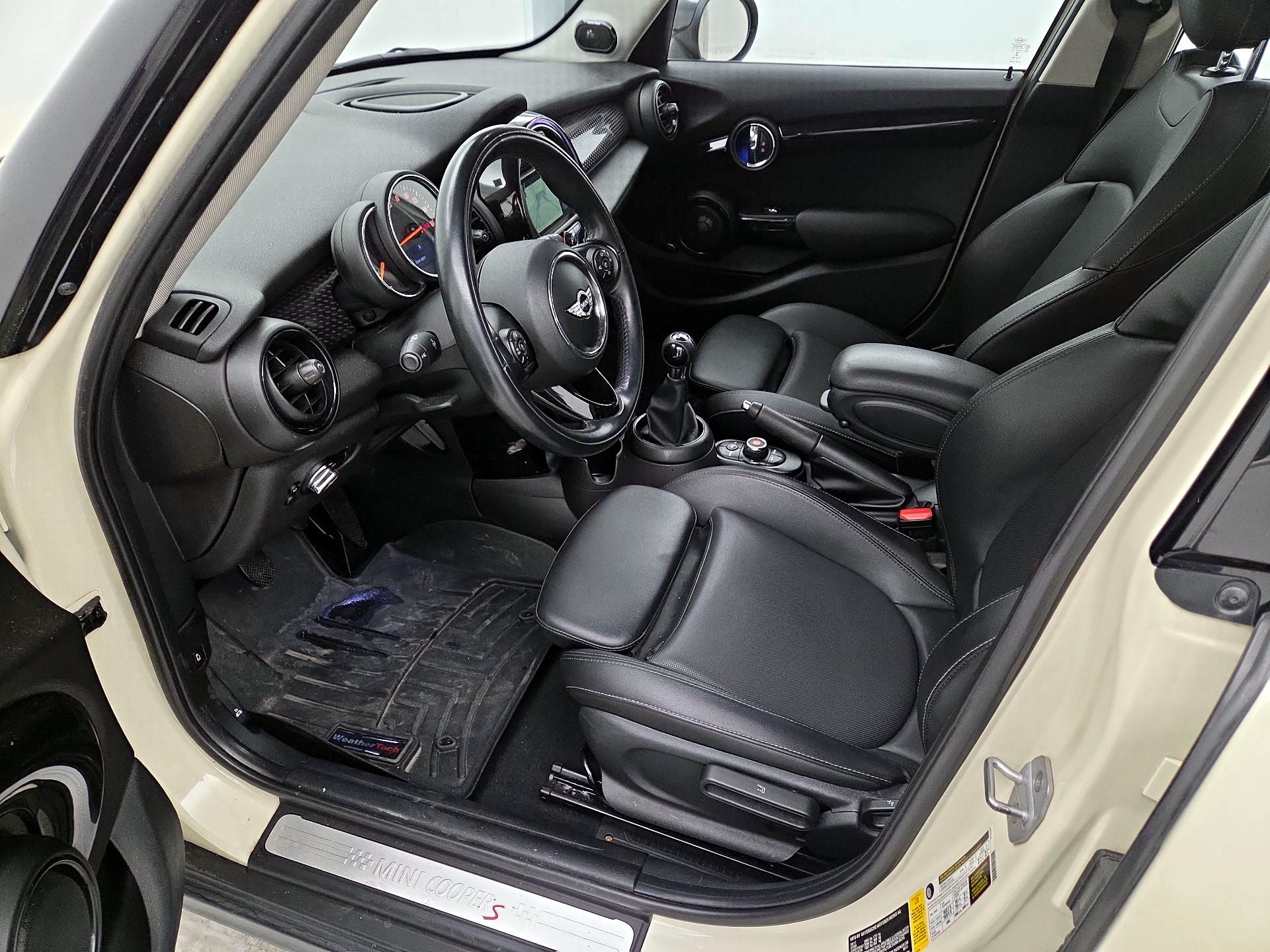 Thumbnail: 2018 MINI Cooper Hardtop - 11