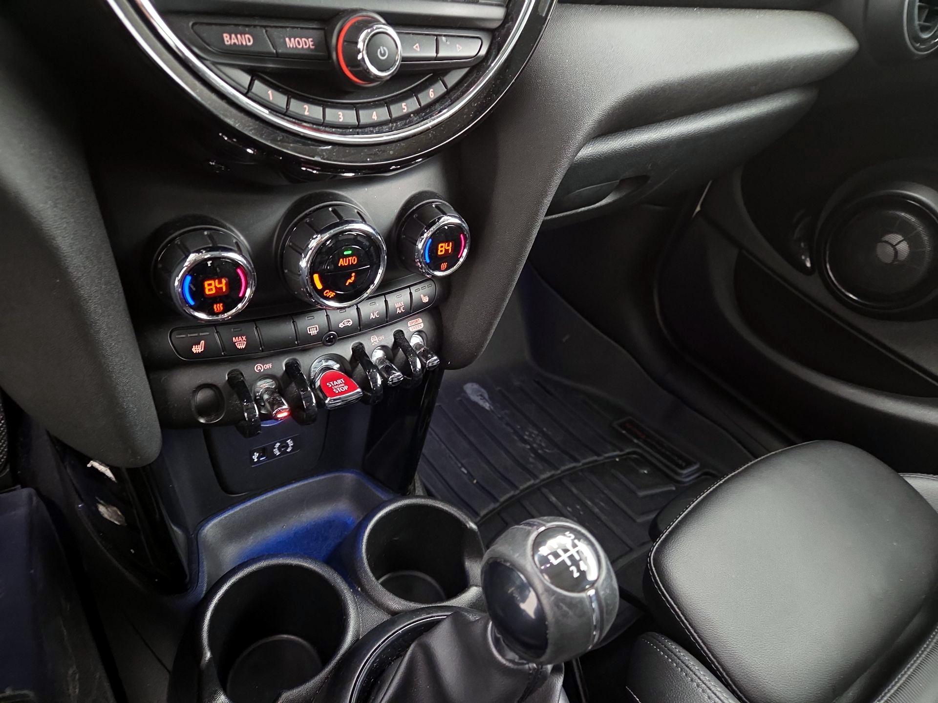 Thumbnail: 2018 MINI Cooper Hardtop - 15