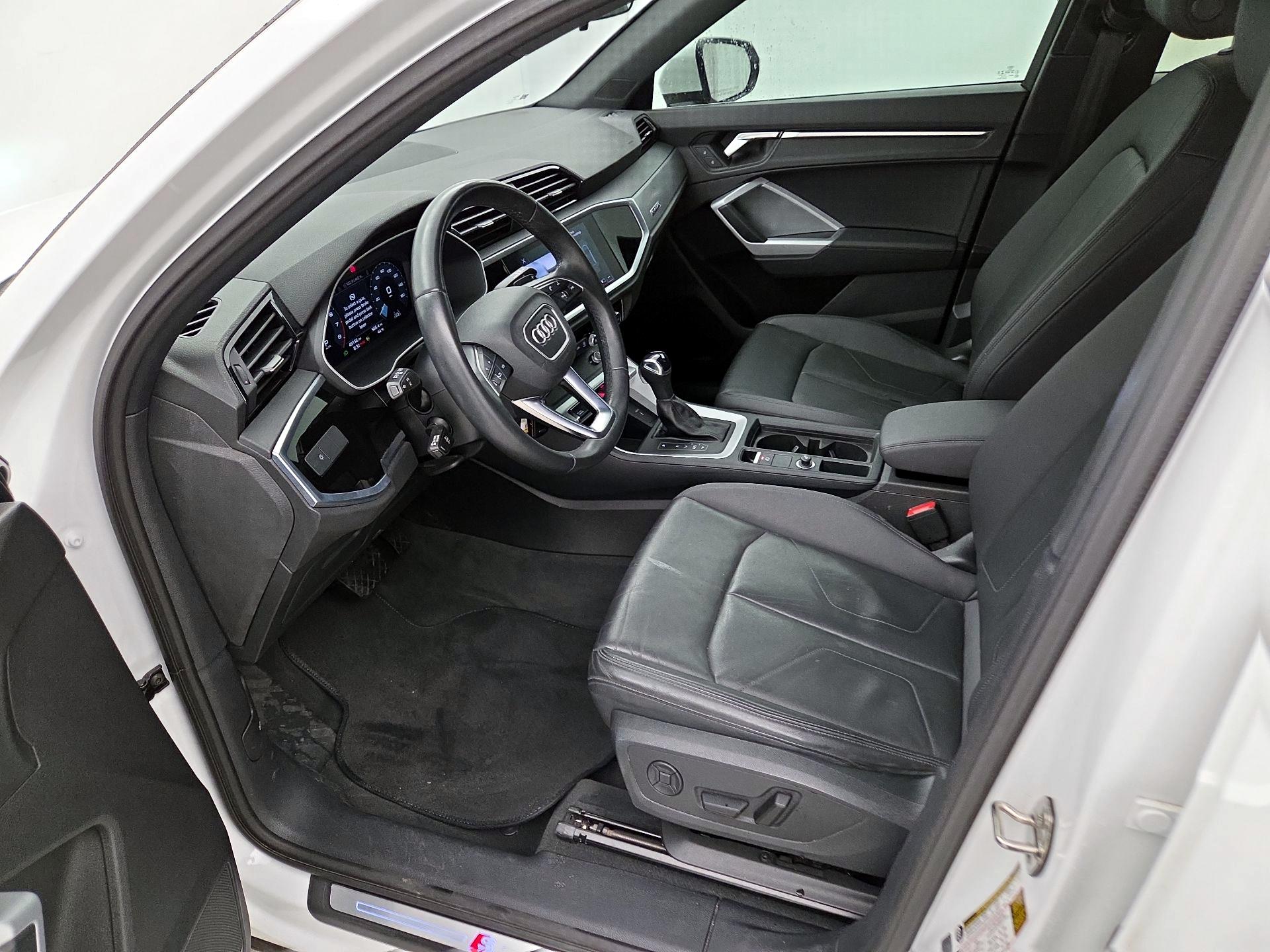 Thumbnail: 2022 Audi Q3 - 11