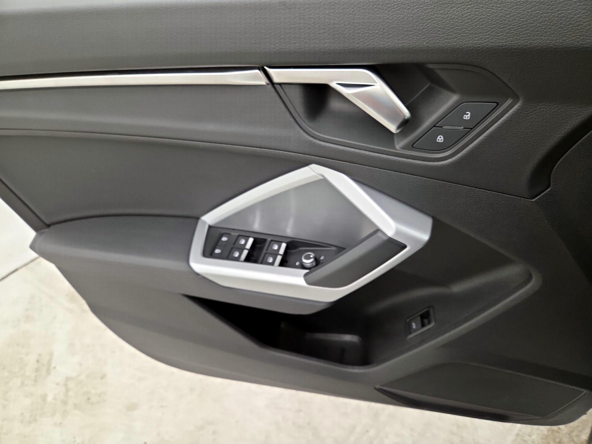 Thumbnail: 2022 Audi Q3 - 12