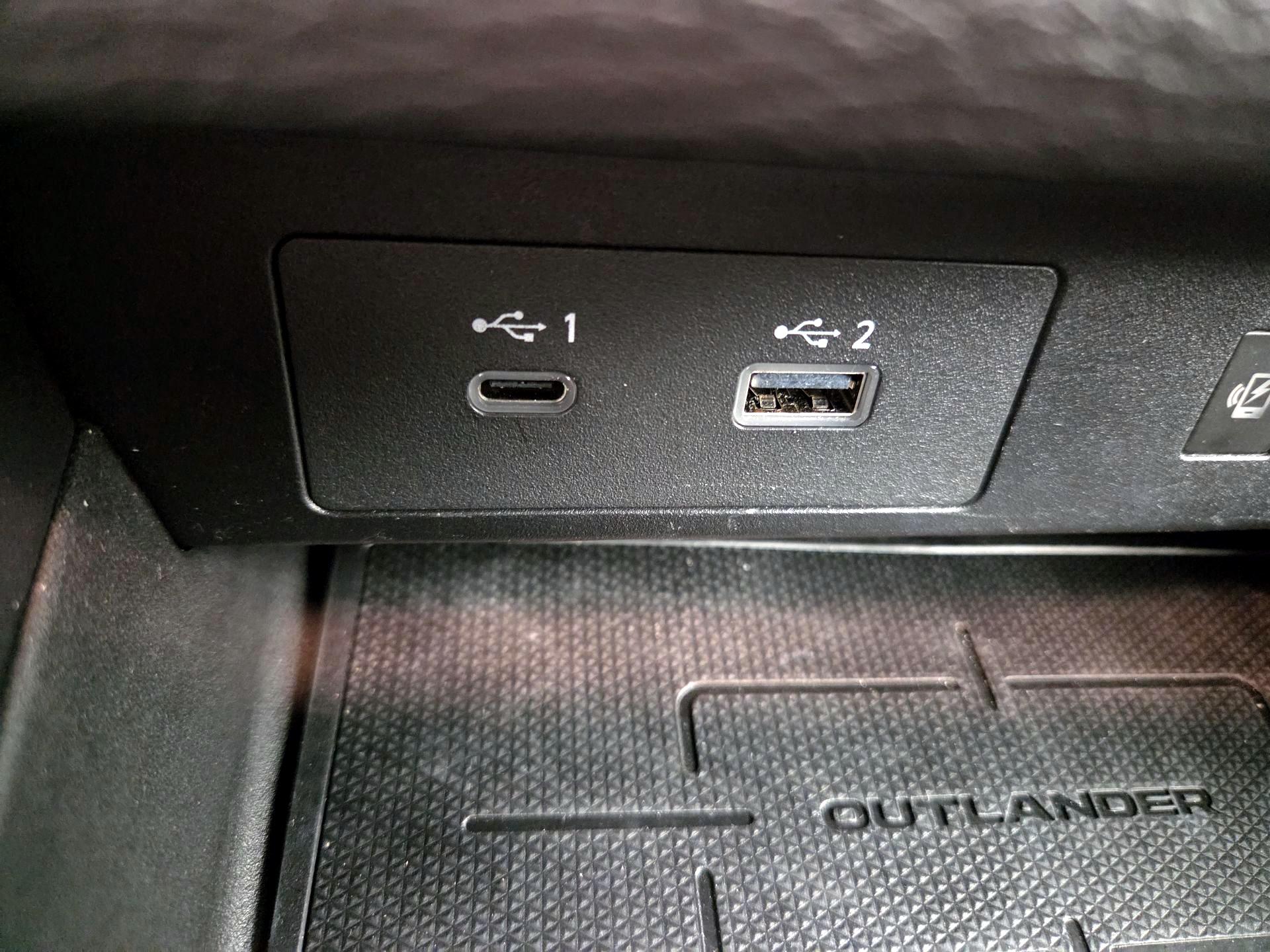 Thumbnail: 2024 Mitsubishi Outlander - 19