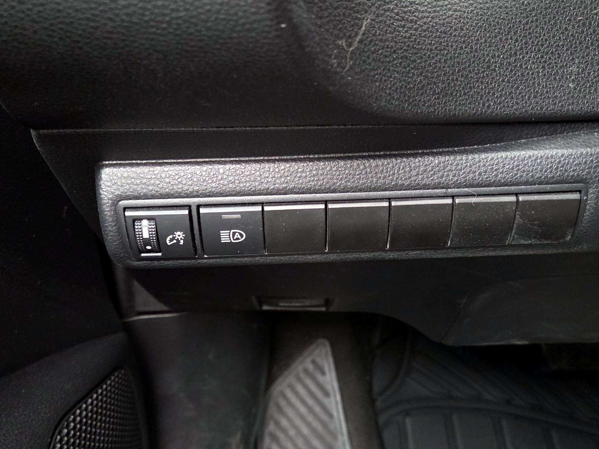 Thumbnail: 2023 Toyota Corolla - 13