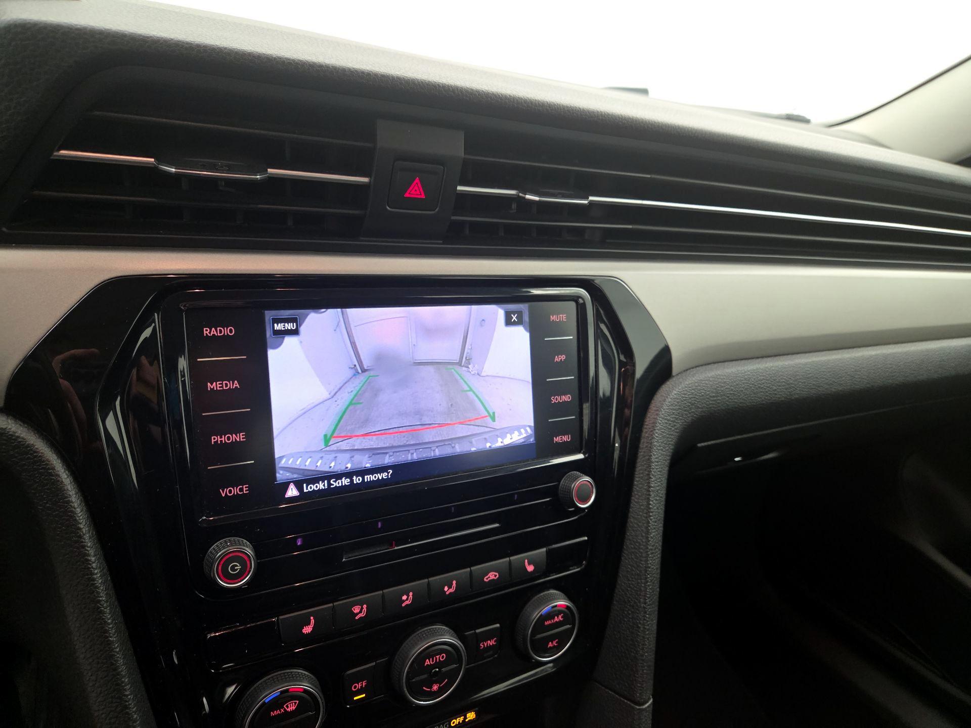 Thumbnail: 2021 Volkswagen Passat - 14