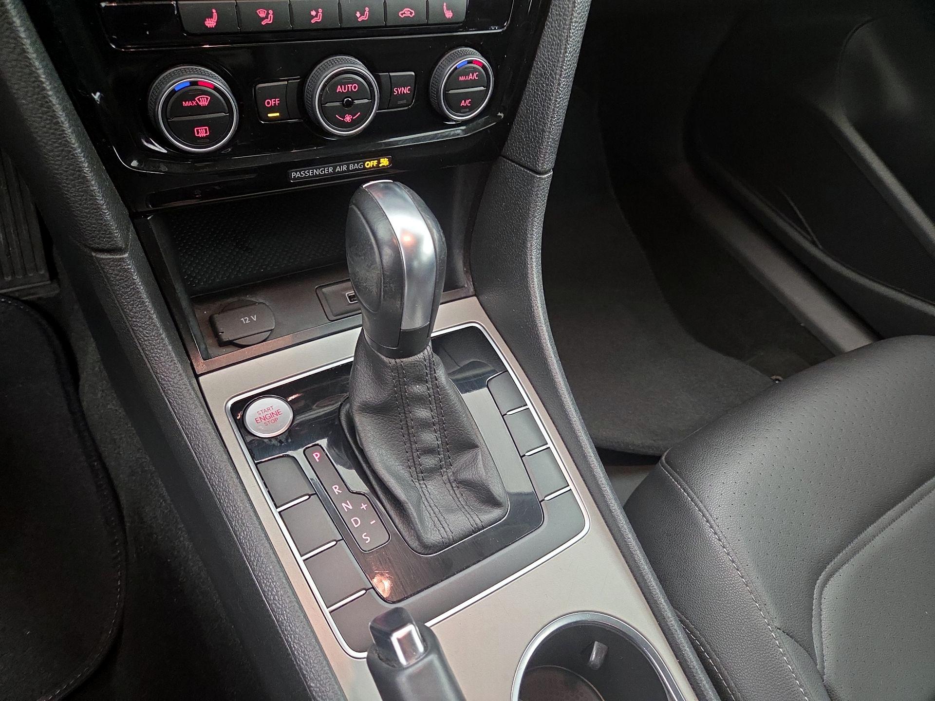 Thumbnail: 2021 Volkswagen Passat - 17