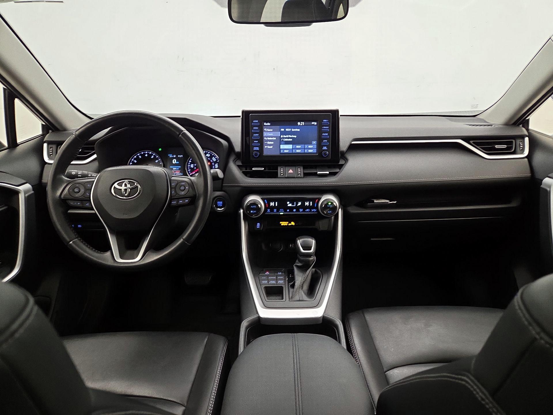 Thumbnail: 2019 Toyota RAV4 - 9