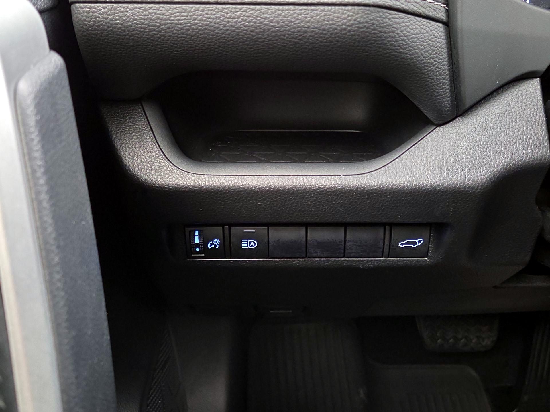 Thumbnail: 2019 Toyota RAV4 - 13