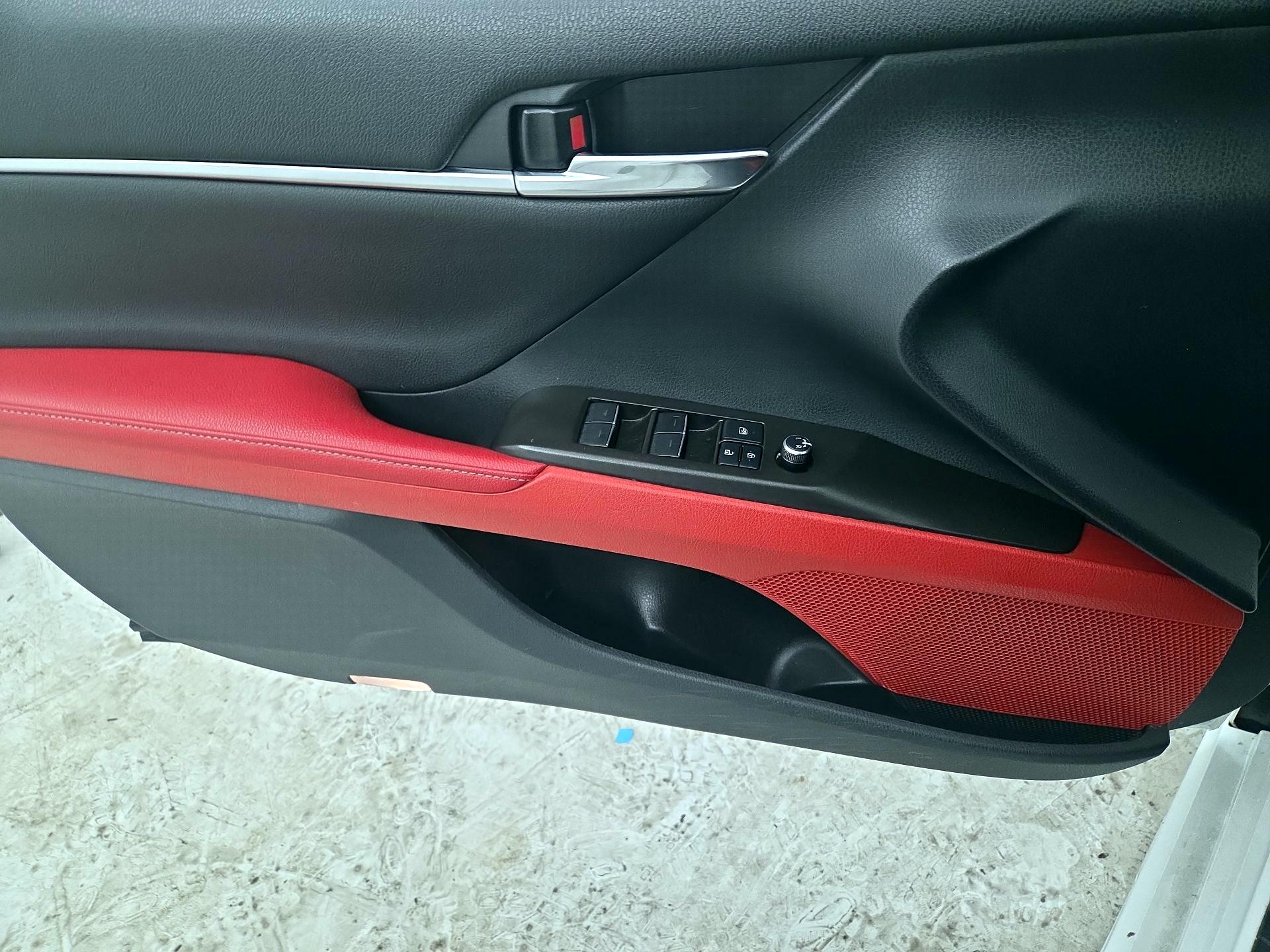 Thumbnail: 2021 Toyota Camry - 12