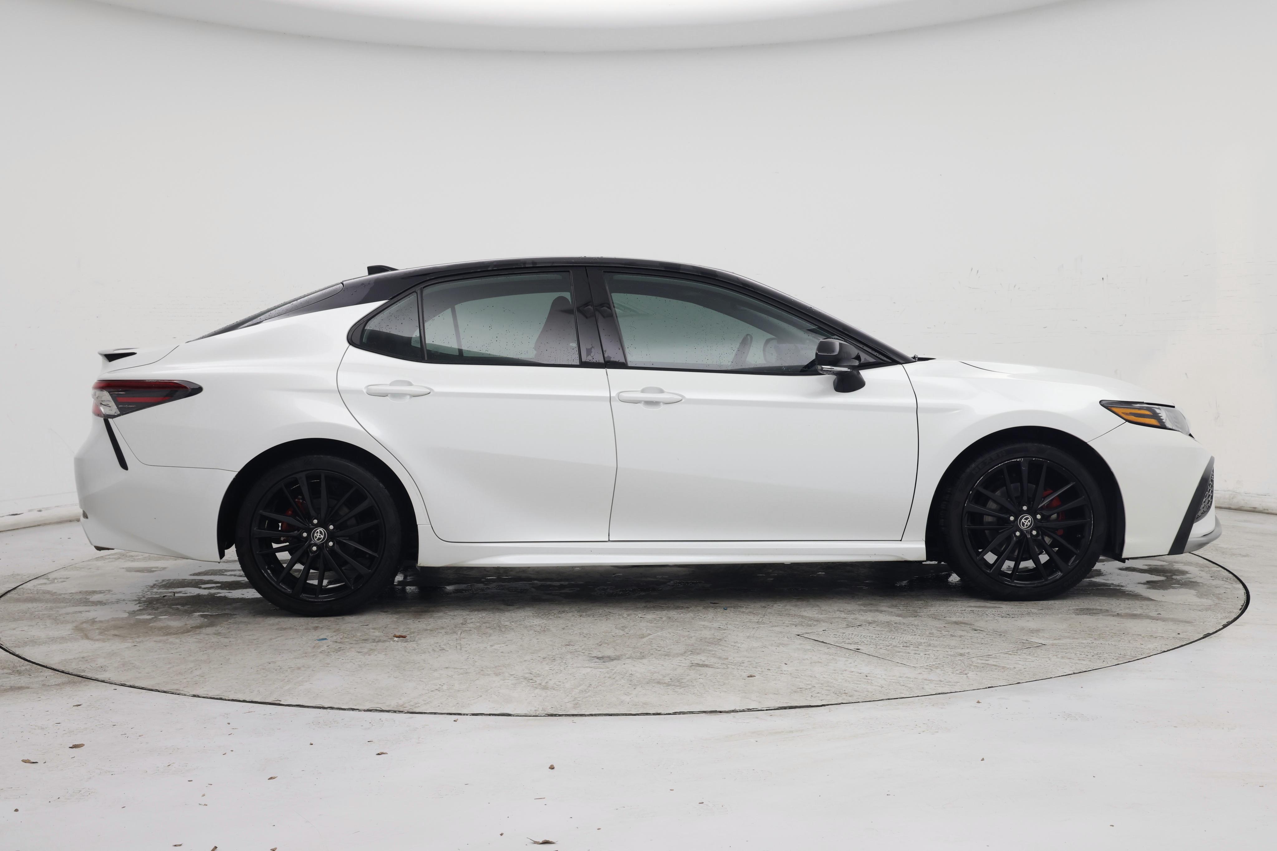 Thumbnail: 2021 Toyota Camry - 7