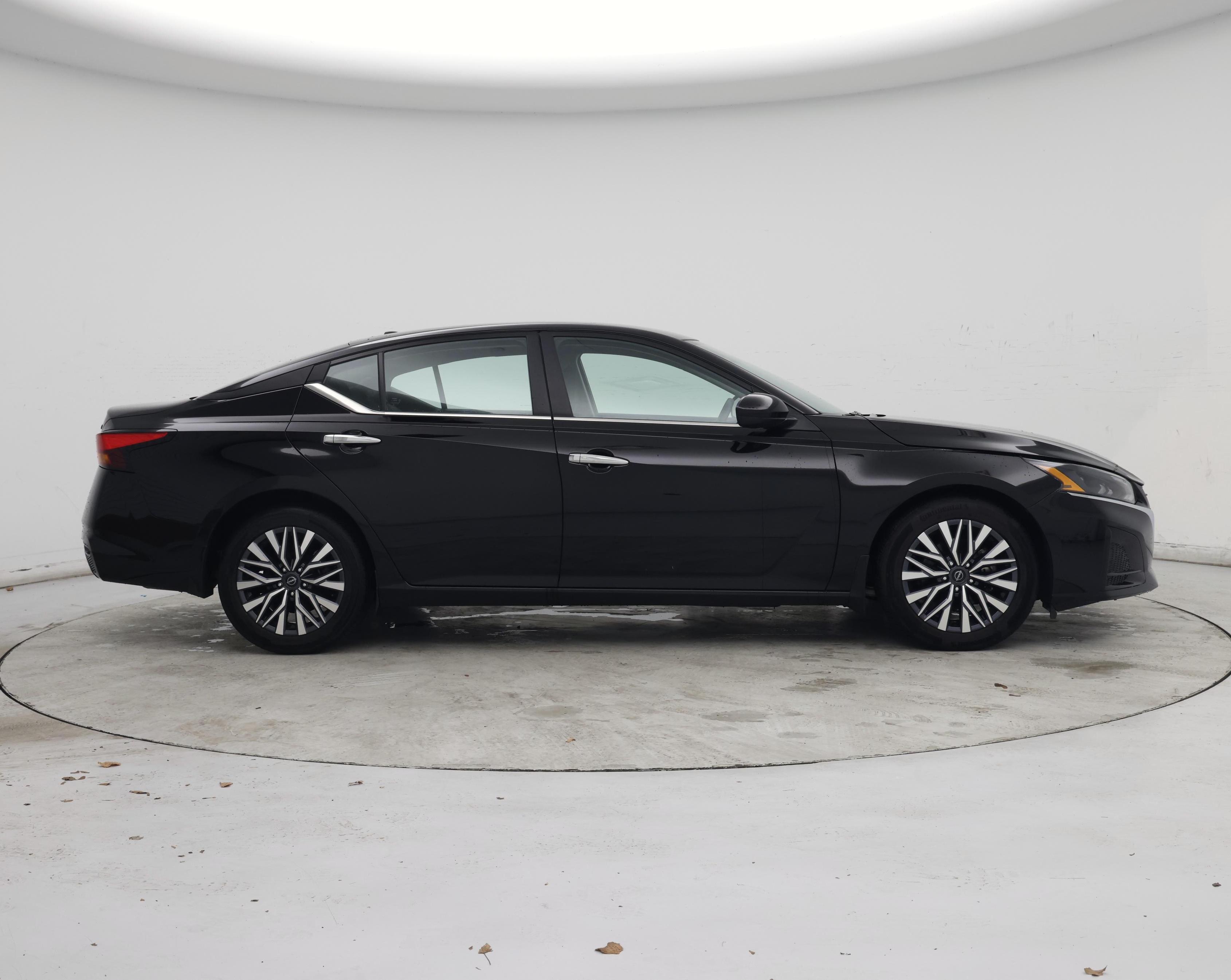 Thumbnail: 2023 Nissan Altima - 7