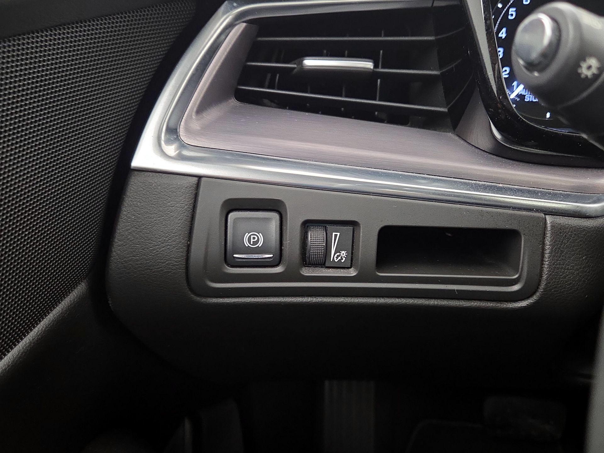 Thumbnail: 2018 Cadillac XT5 - 13