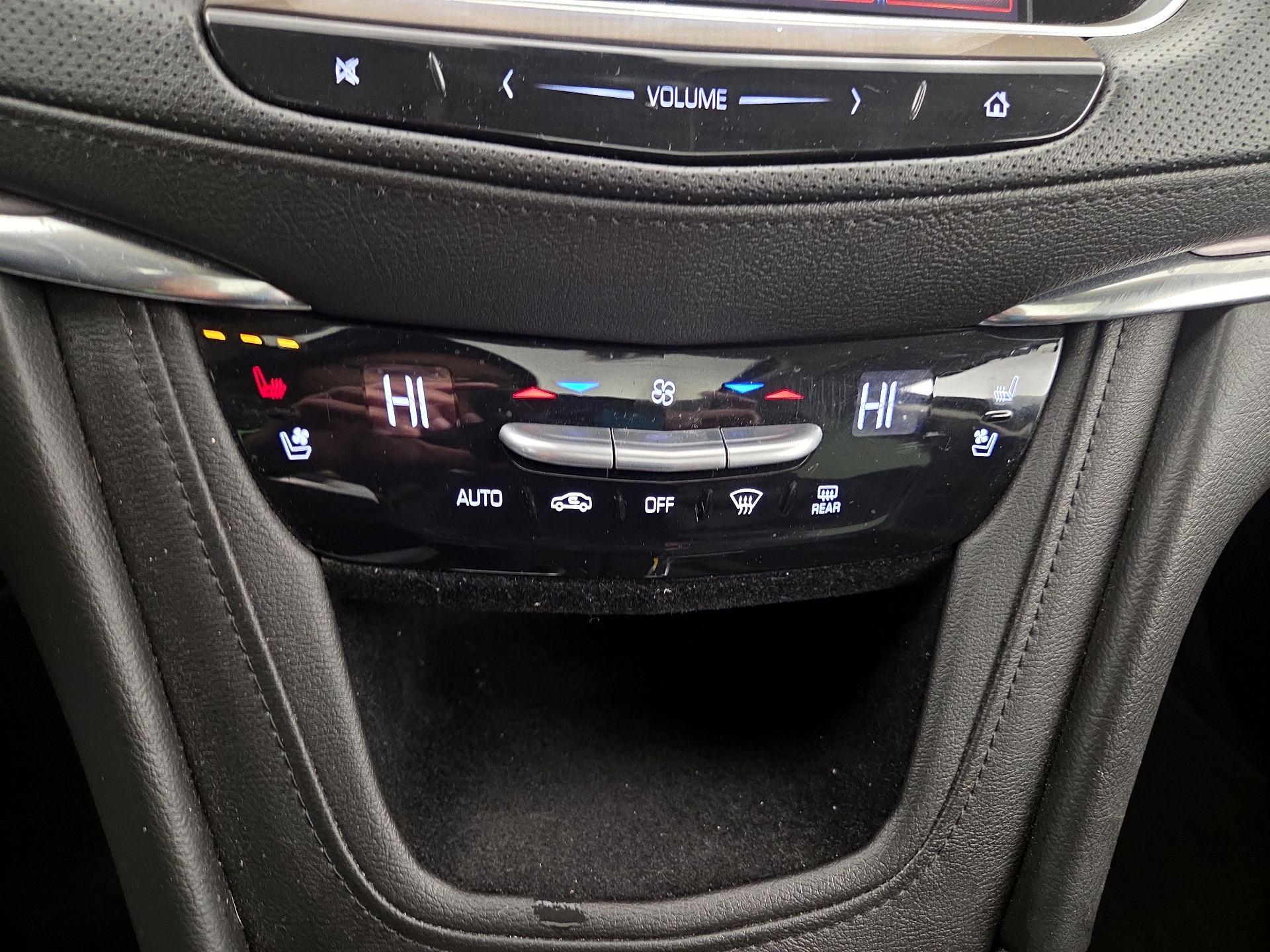 Thumbnail: 2018 Cadillac XT5 - 17