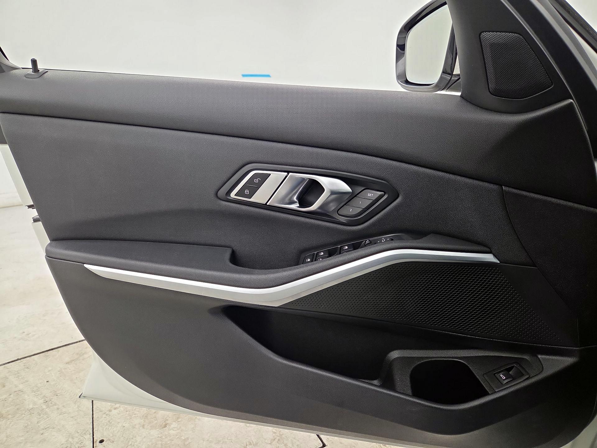 Thumbnail: 2020 BMW 3 Series - 12