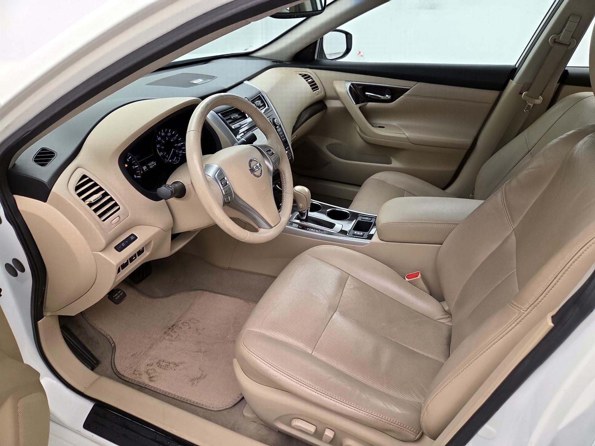 Thumbnail: 2014 Nissan Altima - 11