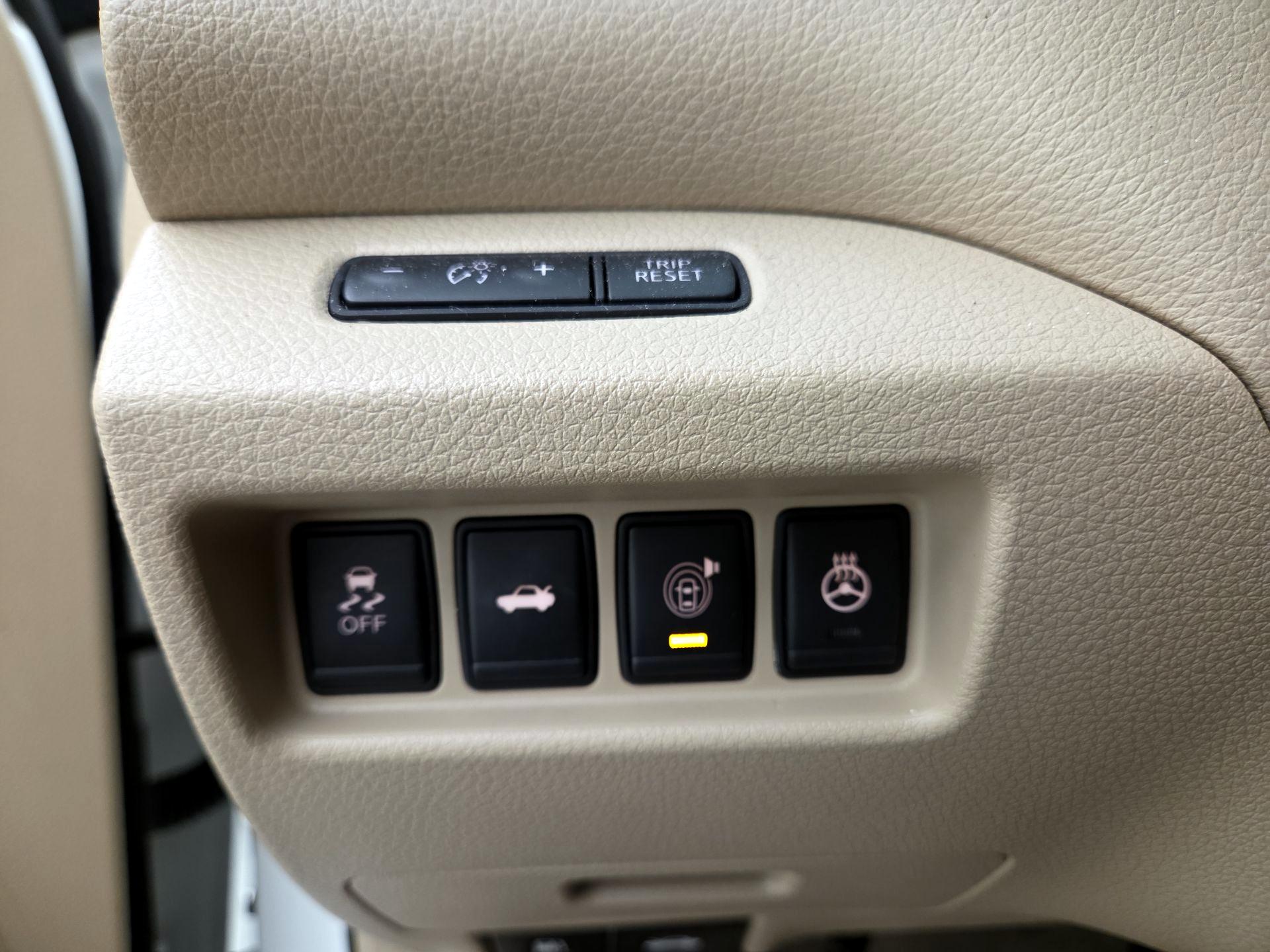 Thumbnail: 2014 Nissan Altima - 13