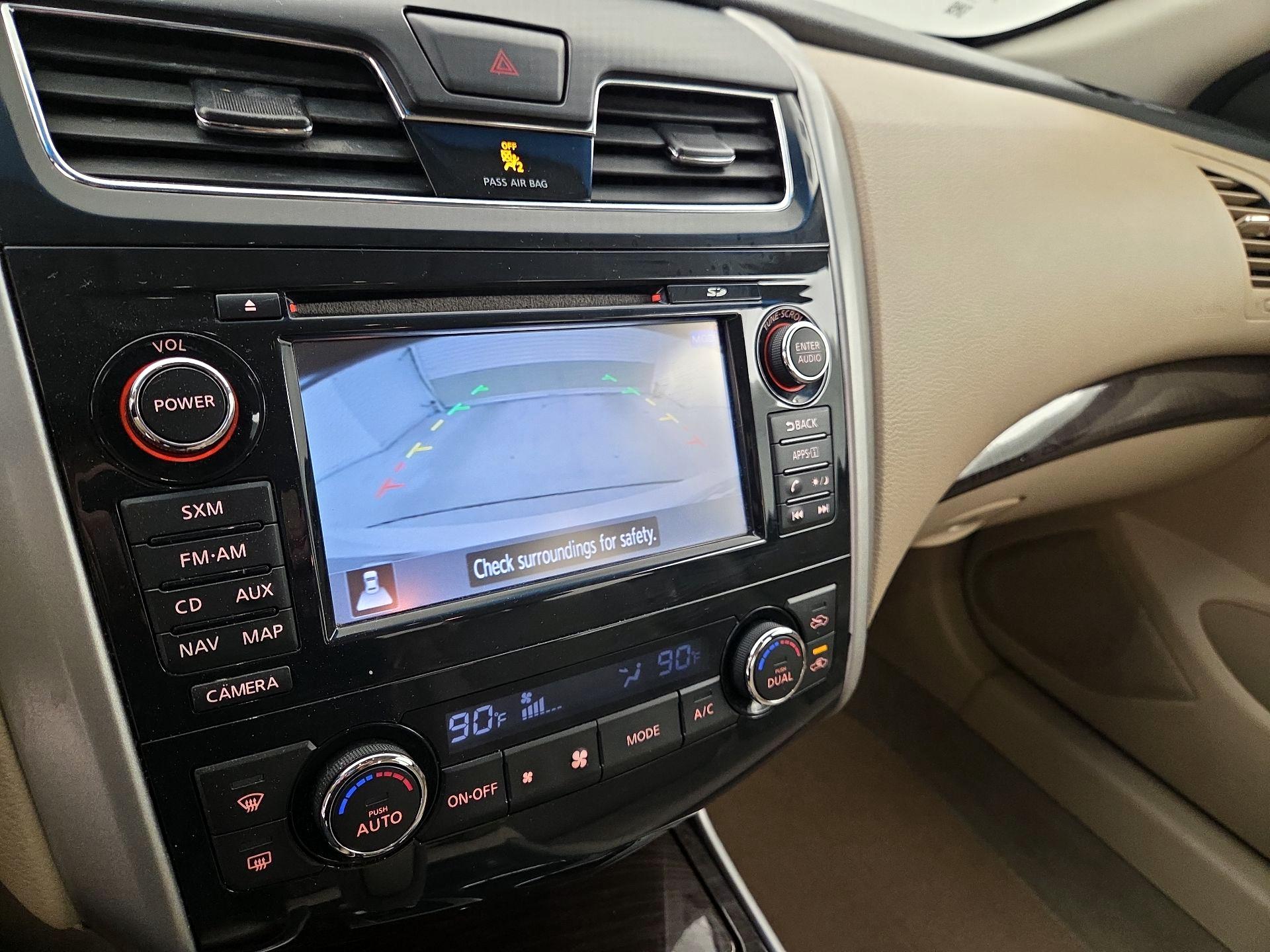 Thumbnail: 2014 Nissan Altima - 14