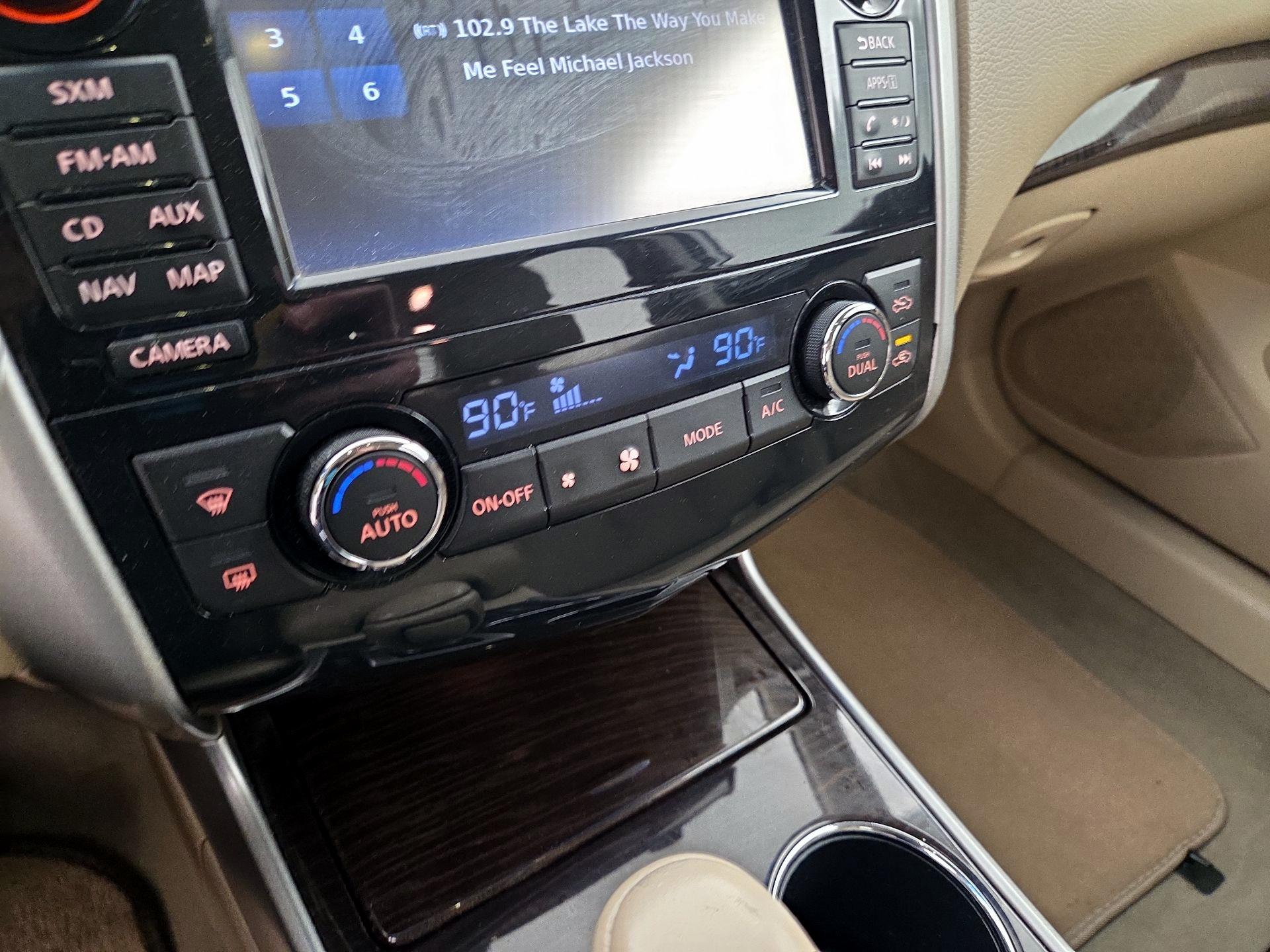 Thumbnail: 2014 Nissan Altima - 16