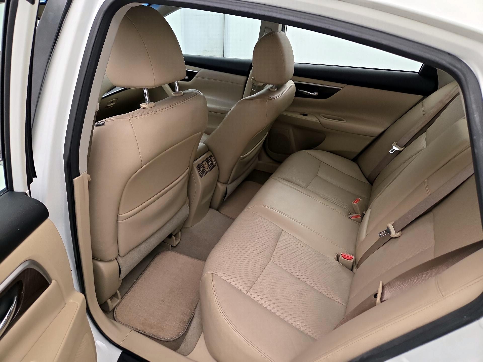 Thumbnail: 2014 Nissan Altima - 19