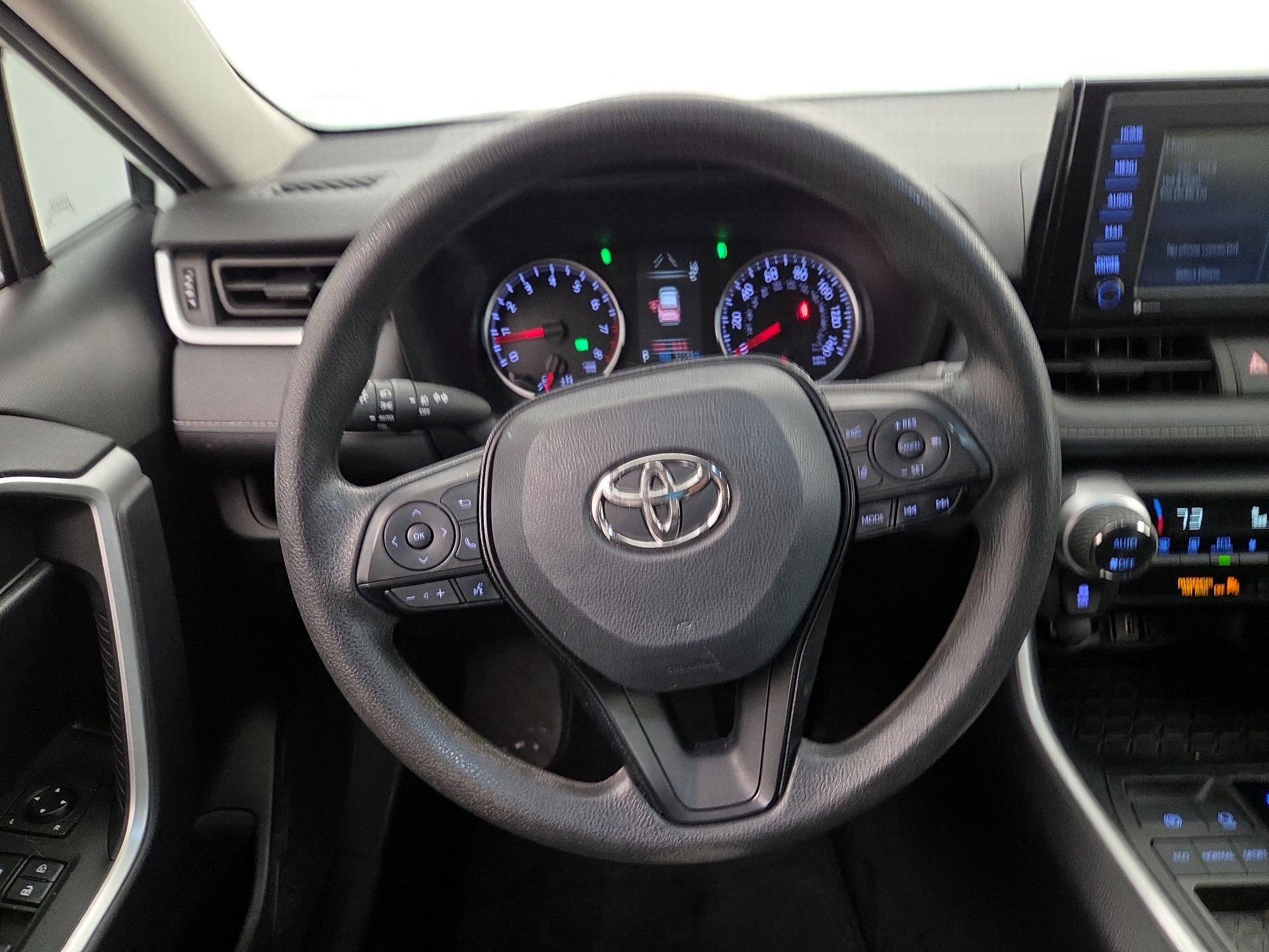 Thumbnail: 2021 Toyota RAV4 - 10