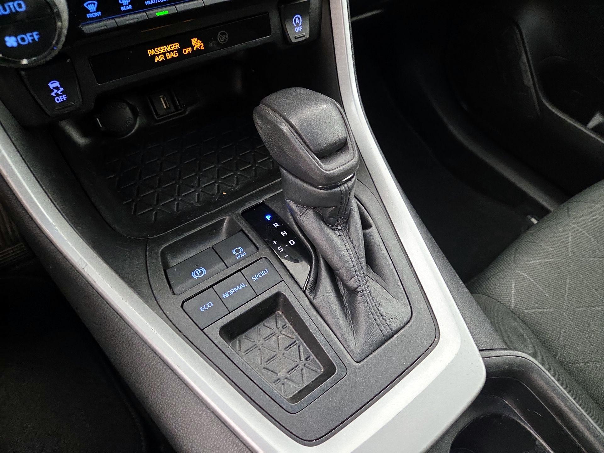 Thumbnail: 2021 Toyota RAV4 - 17