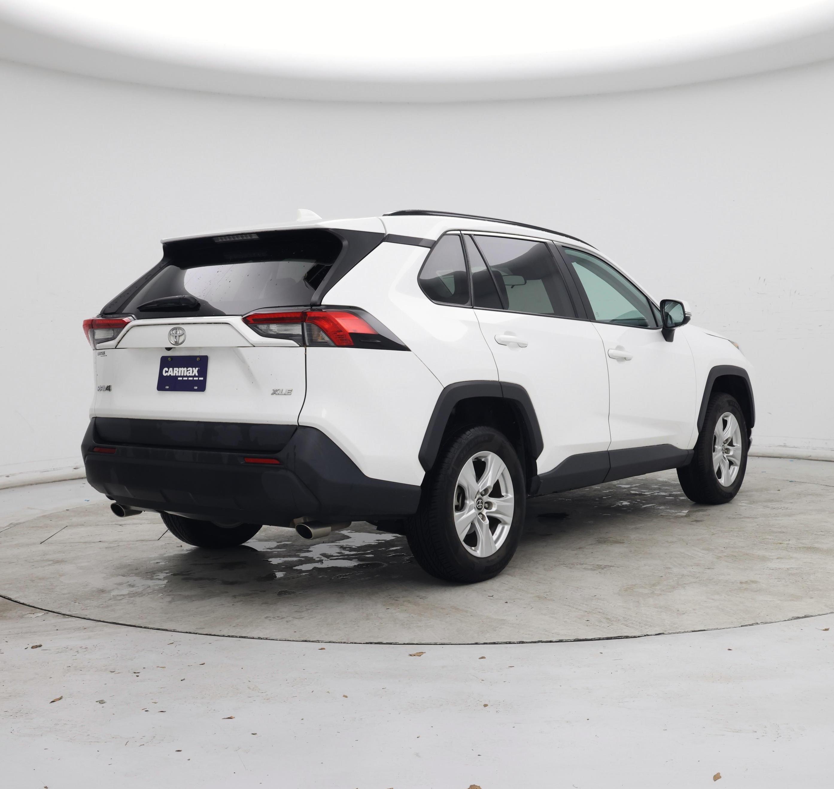 Thumbnail: 2021 Toyota RAV4 - 8