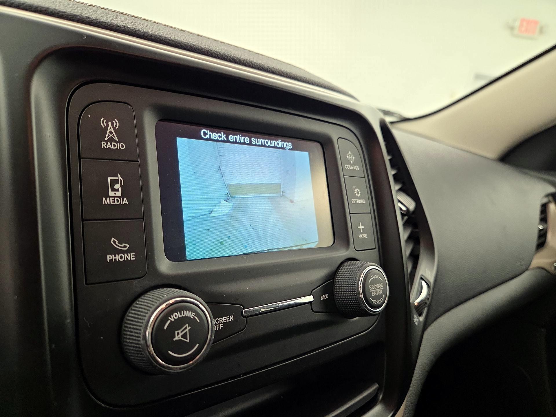 Thumbnail: 2018 Jeep Cherokee - 14