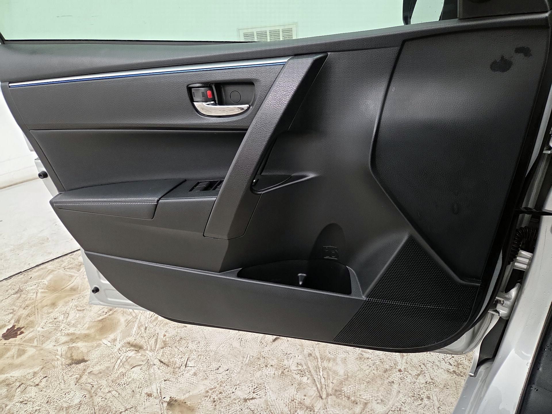 Thumbnail: 2015 Toyota Corolla - 12