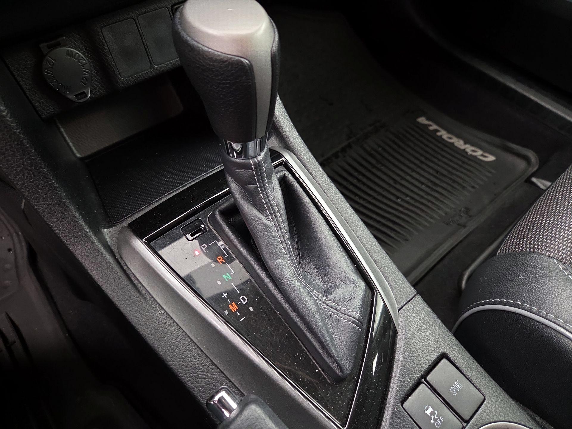 Thumbnail: 2015 Toyota Corolla - 18