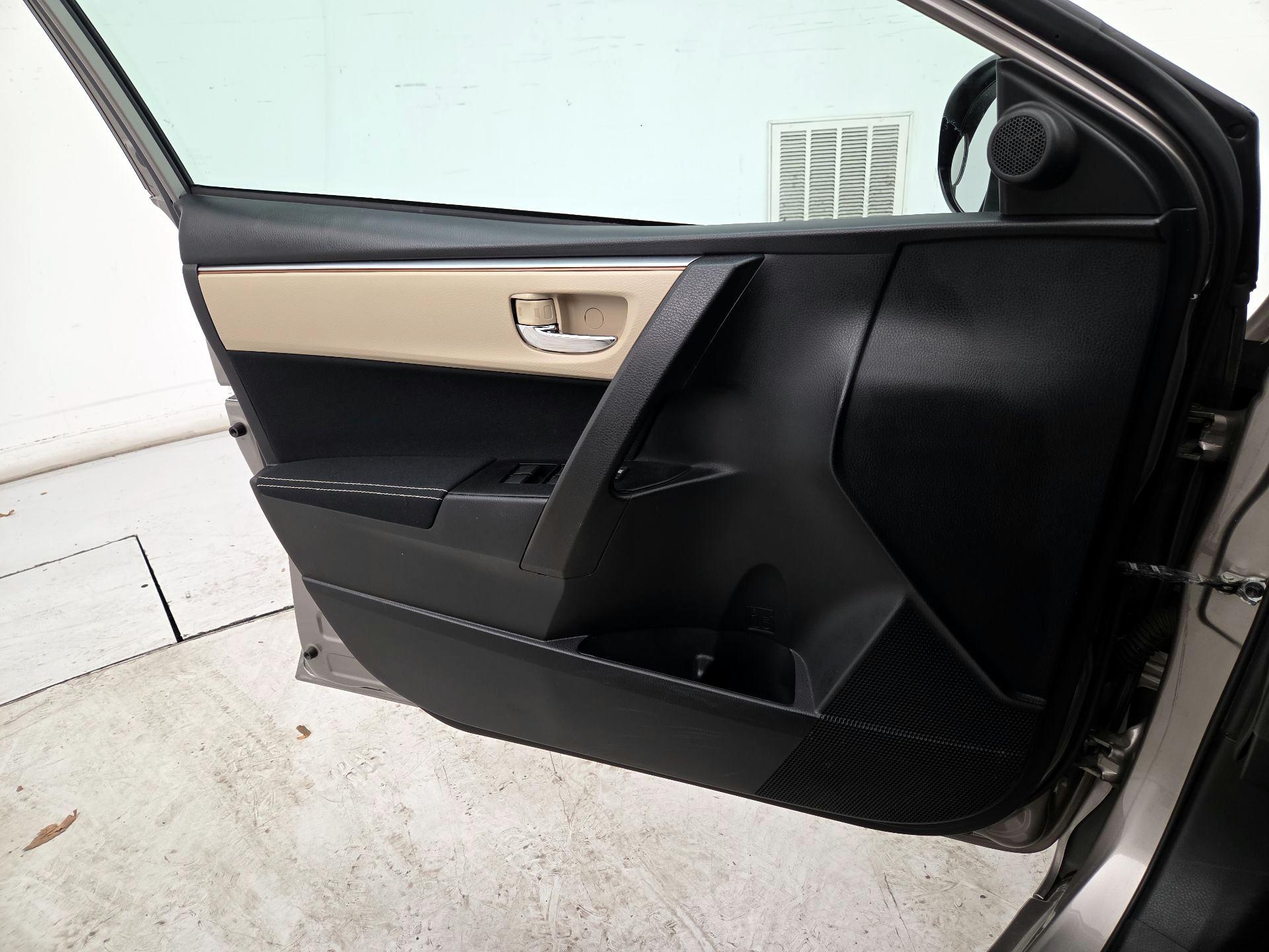 Thumbnail: 2014 Toyota Corolla - 12