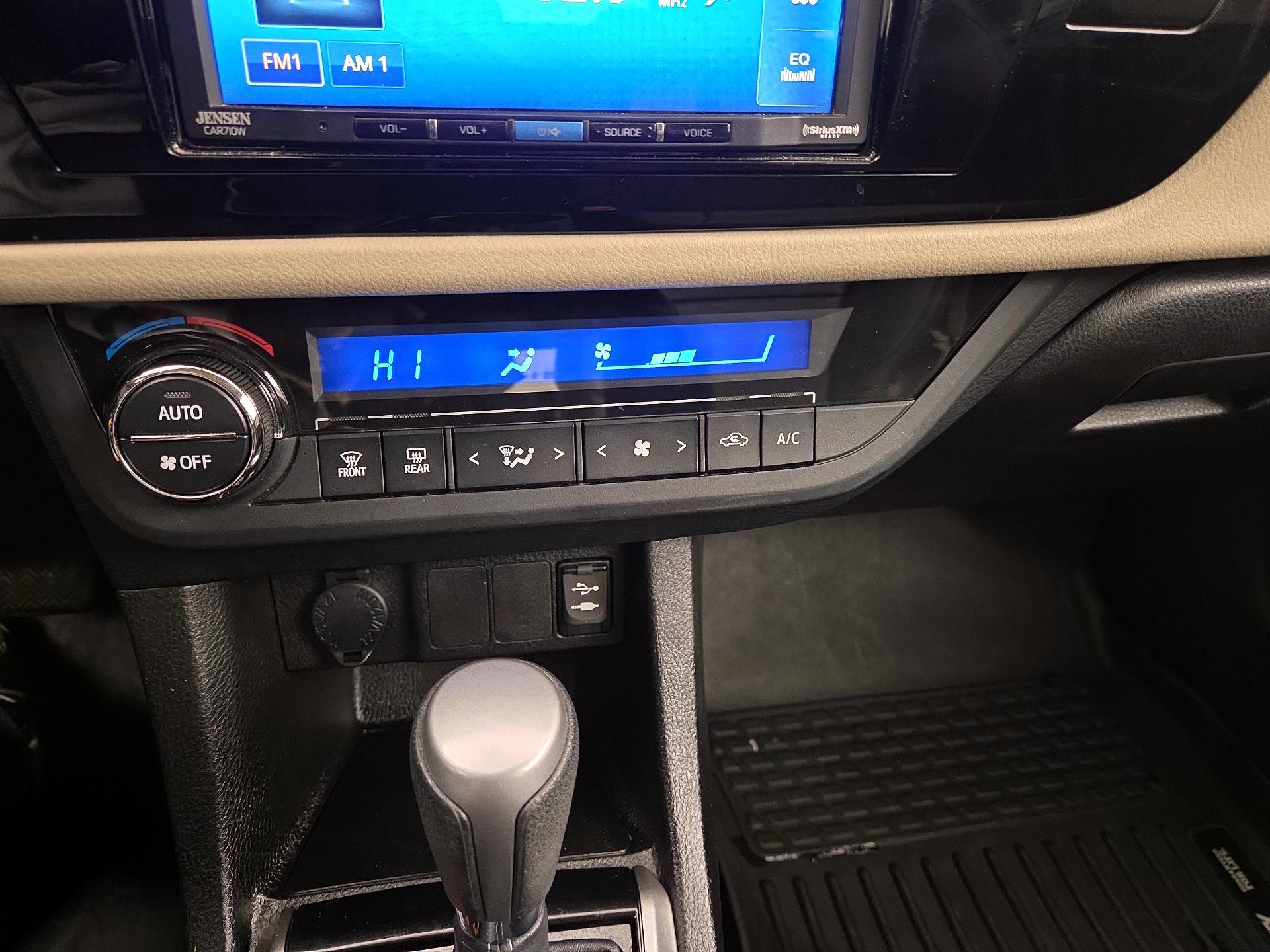 Thumbnail: 2014 Toyota Corolla - 16