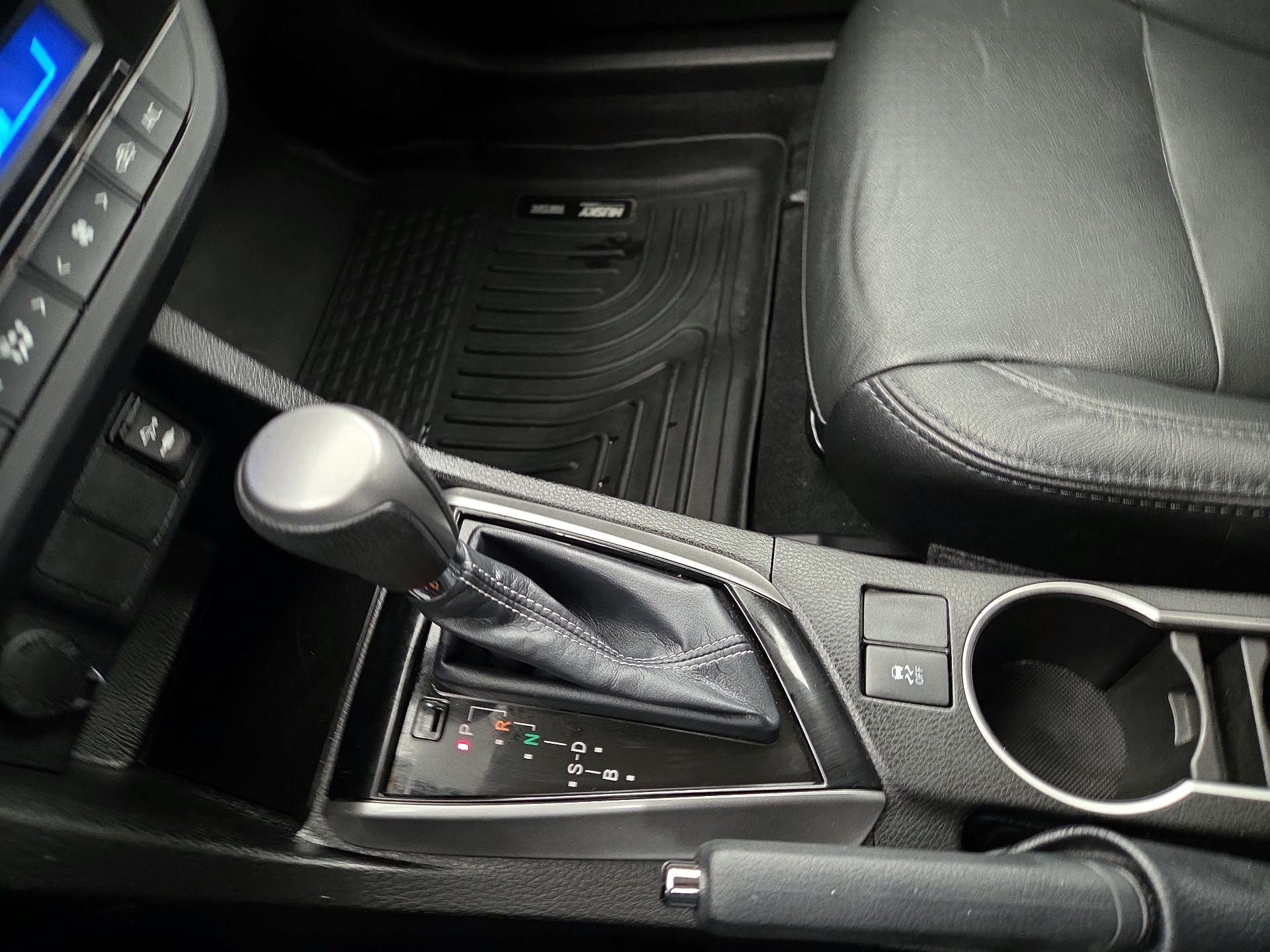 Thumbnail: 2014 Toyota Corolla - 17