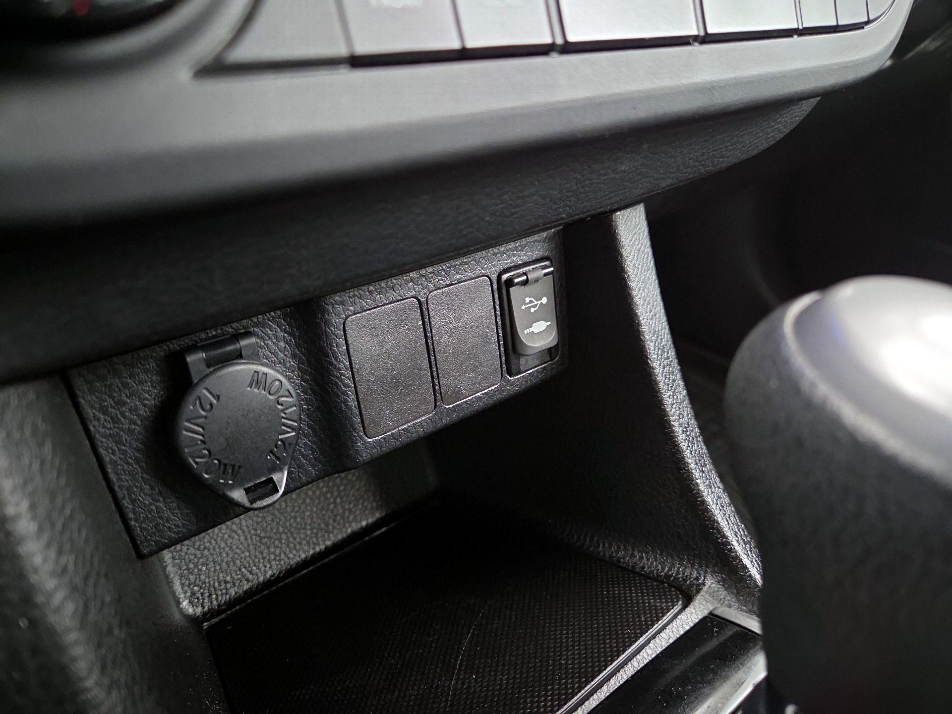 Thumbnail: 2014 Toyota Corolla - 18