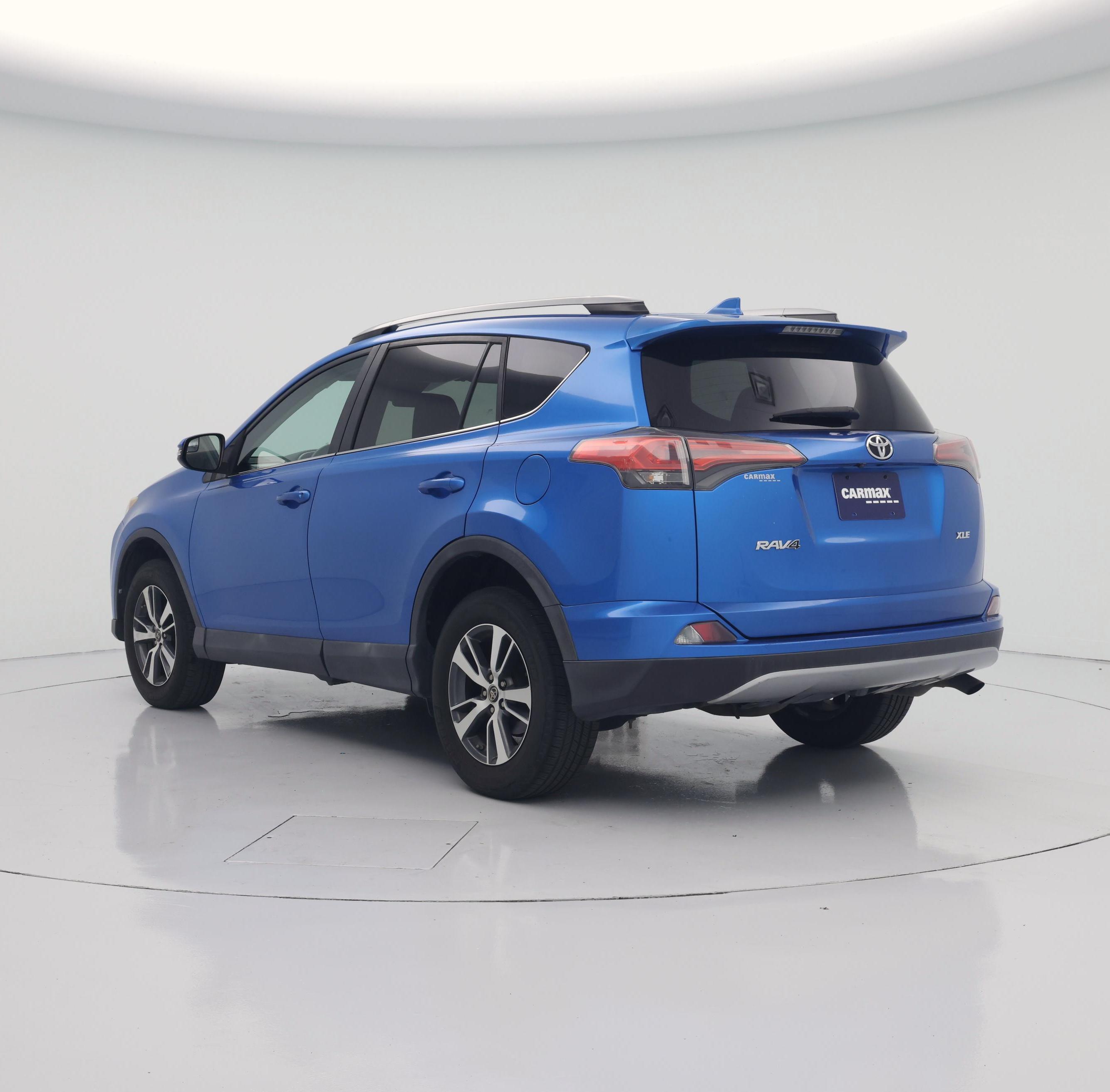 Thumbnail: 2017 Toyota RAV4 - 2