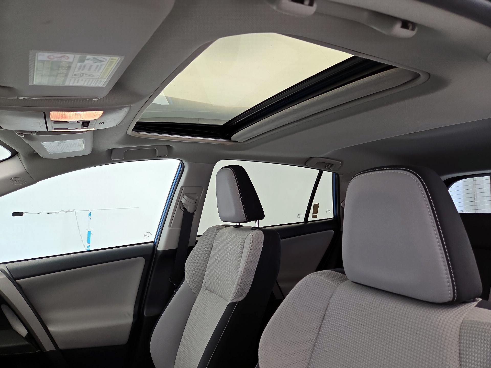 Thumbnail: 2017 Toyota RAV4 - 19