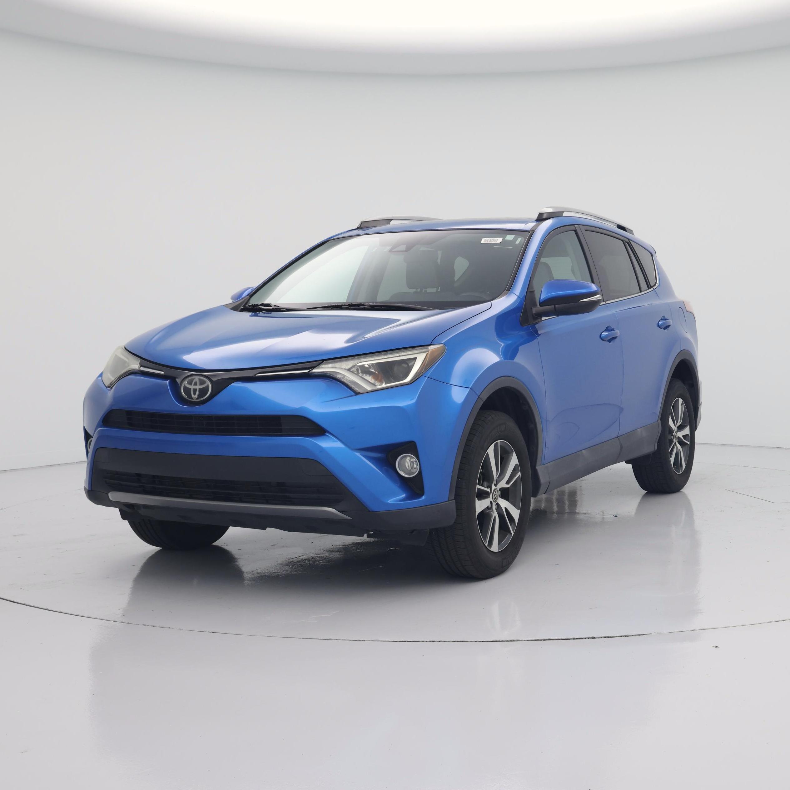 Thumbnail: 2017 Toyota RAV4 - 4