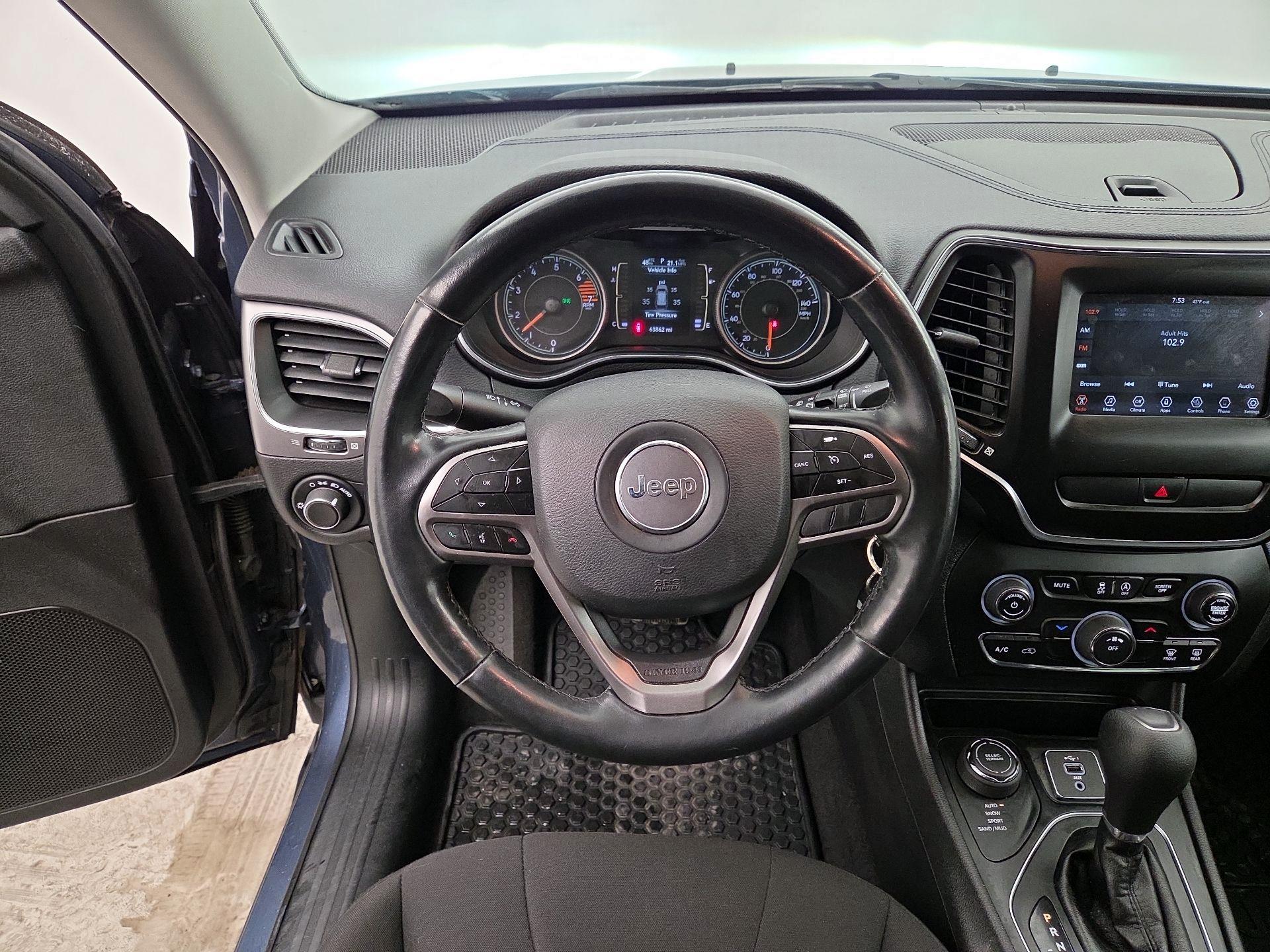 Thumbnail: 2020 Jeep Cherokee - 10