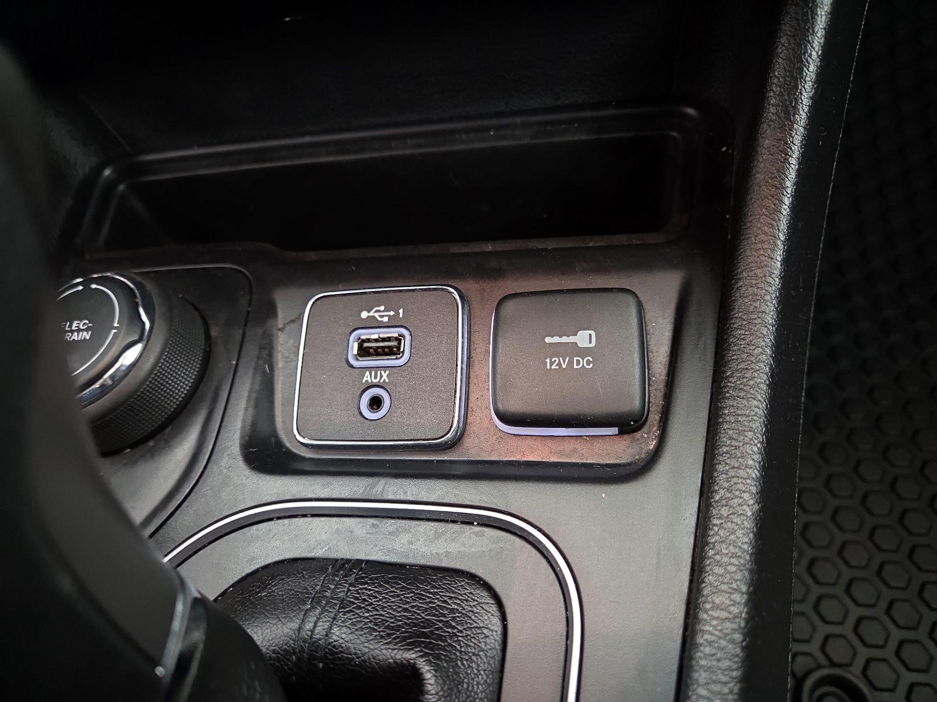 Thumbnail: 2020 Jeep Cherokee - 18