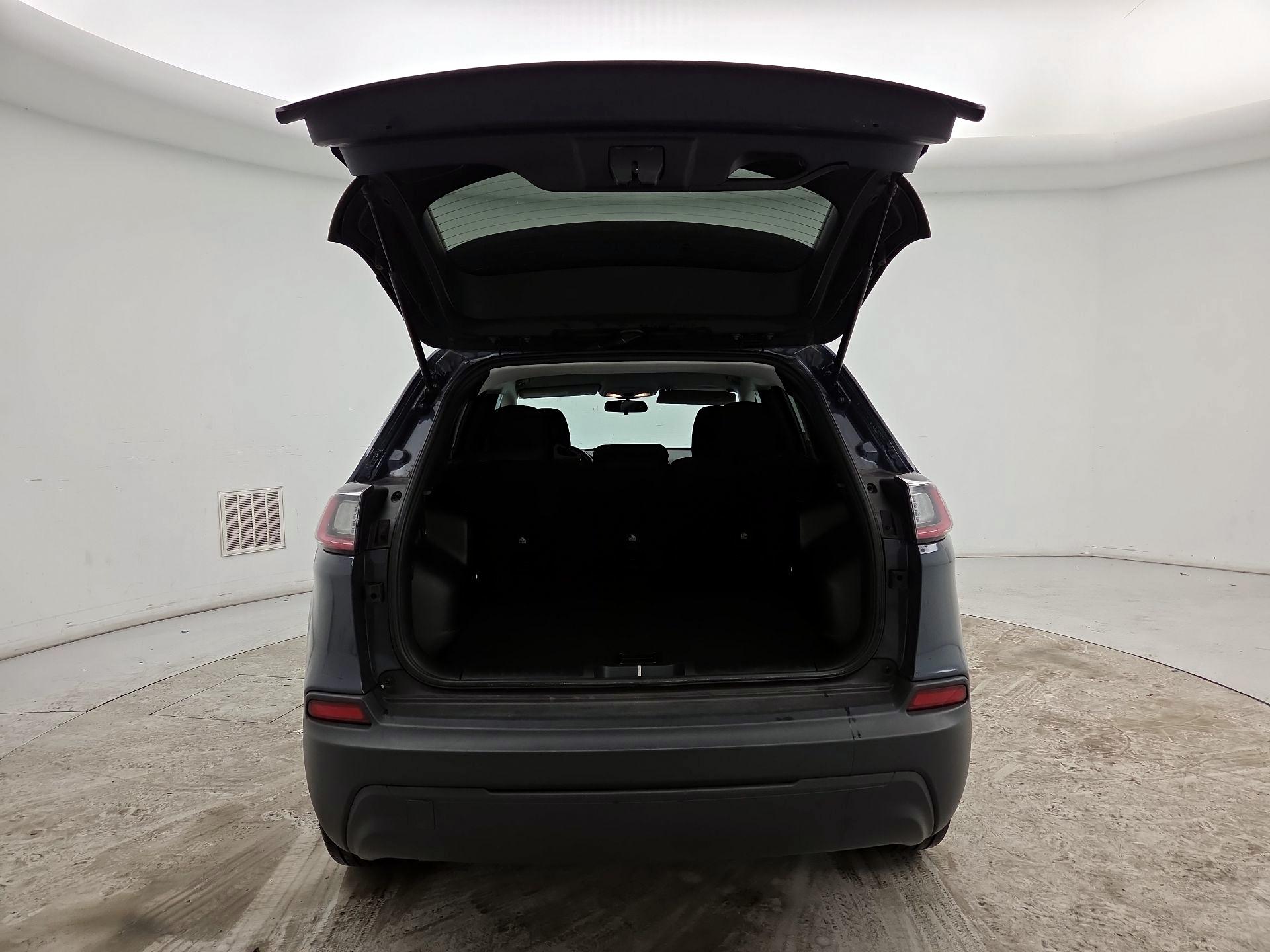 Thumbnail: 2020 Jeep Cherokee - 20