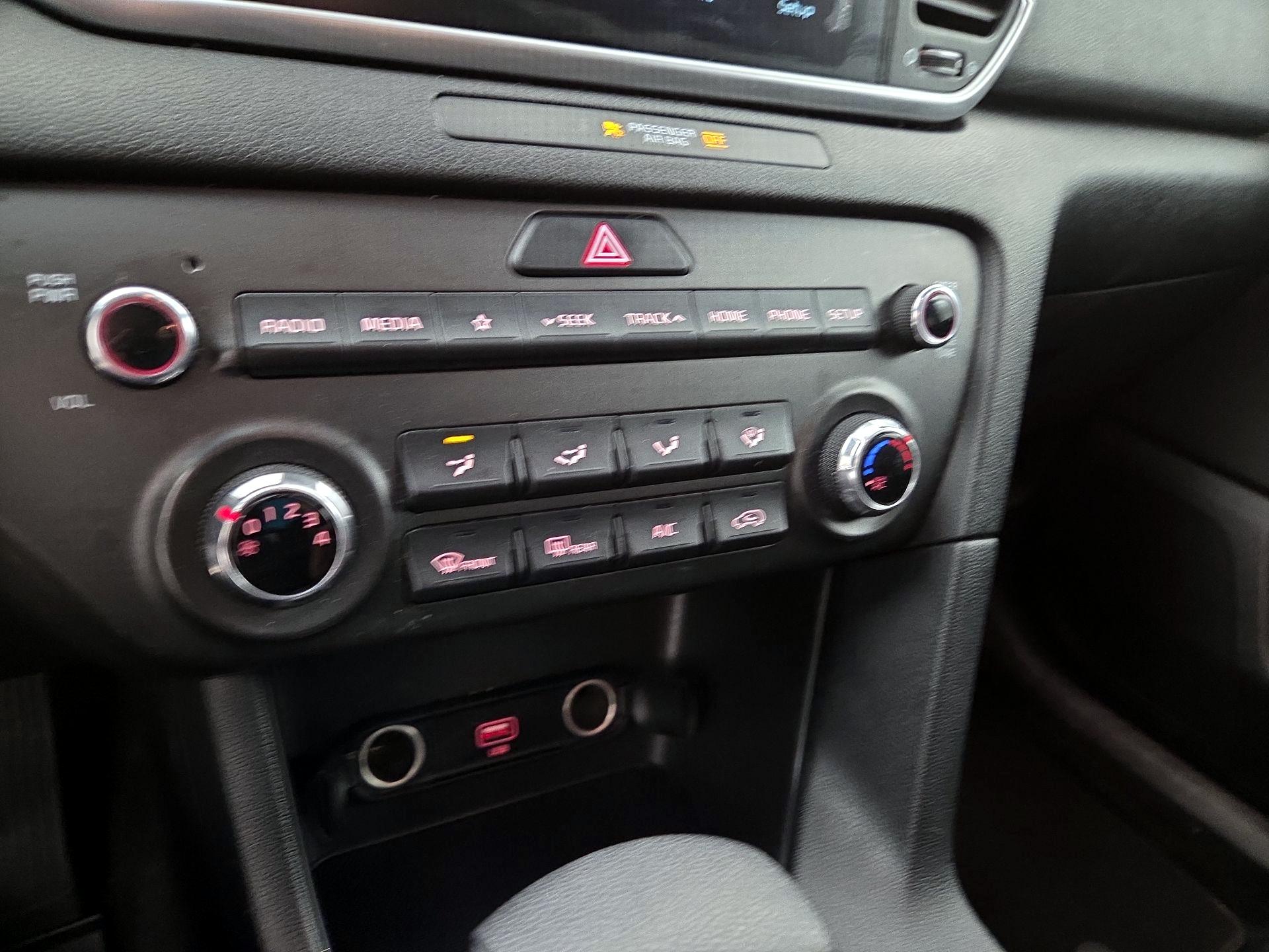 Thumbnail: 2020 Kia Sportage - 16