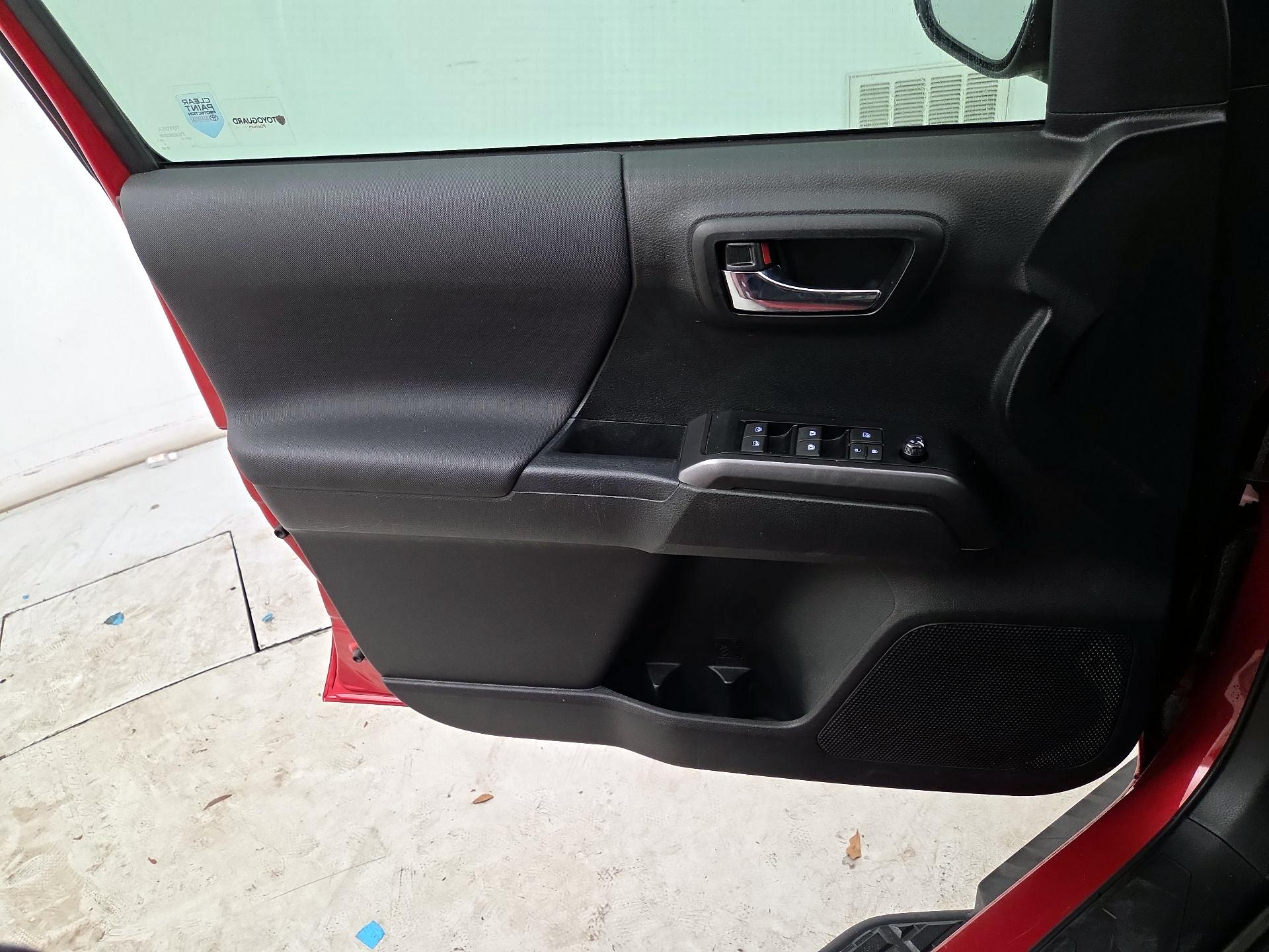 Thumbnail: 2022 Toyota Tacoma - 12