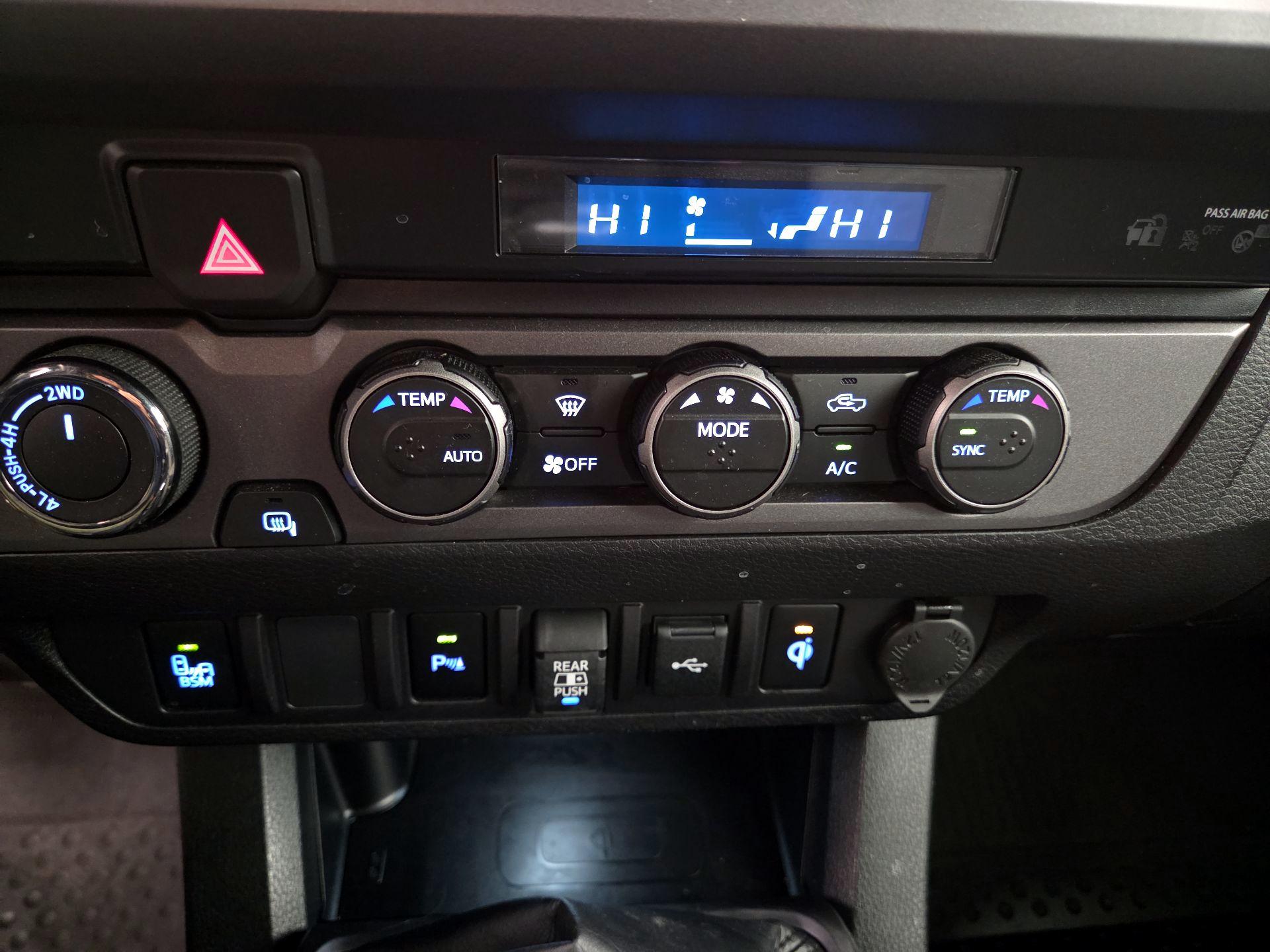 Thumbnail: 2022 Toyota Tacoma - 16