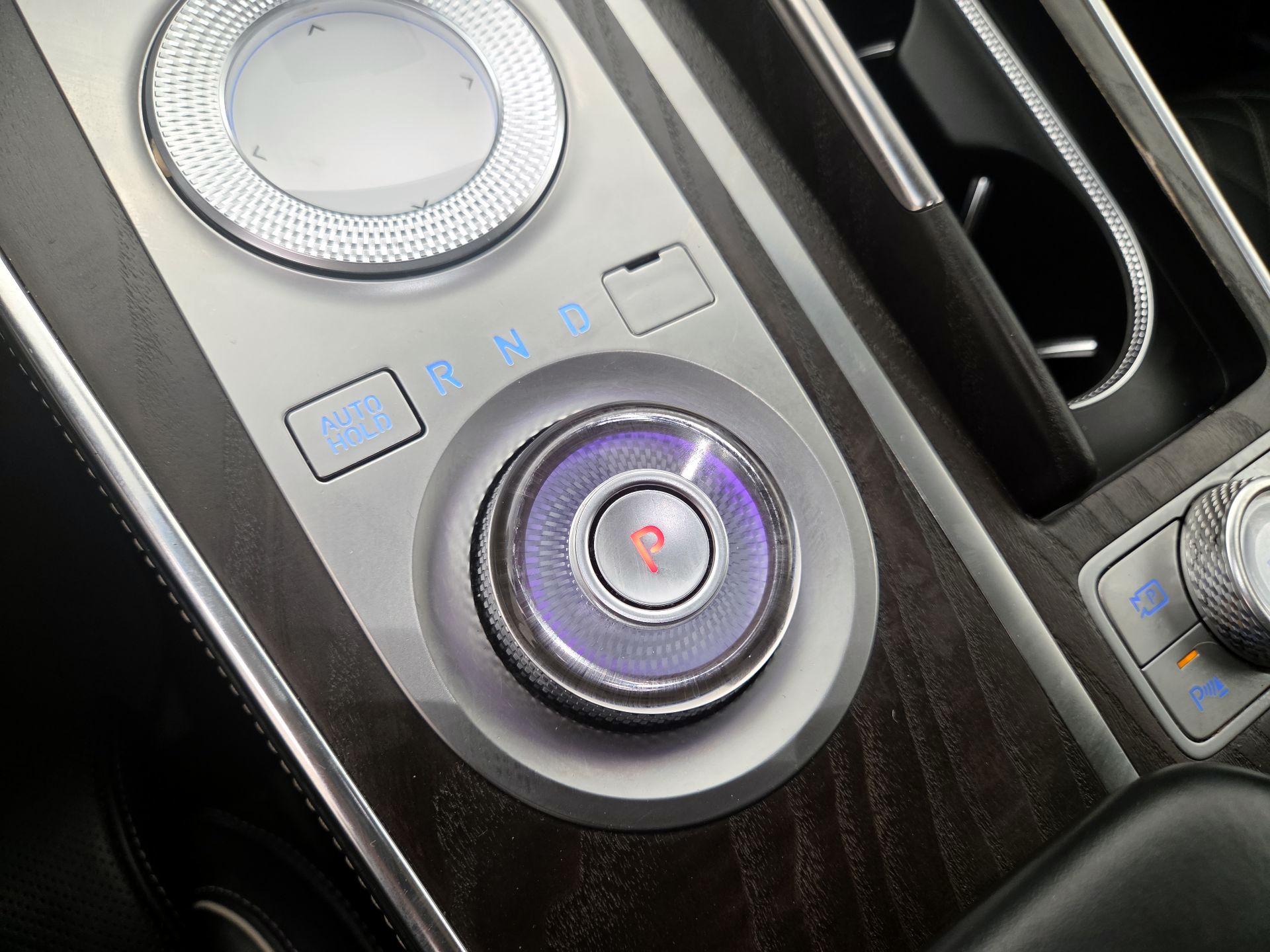 Thumbnail: 2021 Genesis GV80 - 18