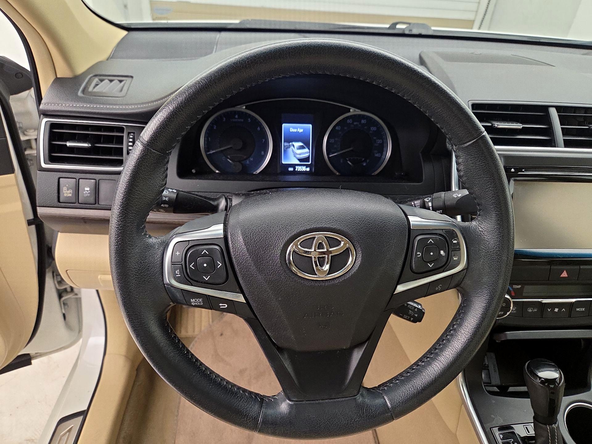 Thumbnail: 2015 Toyota Camry - 10