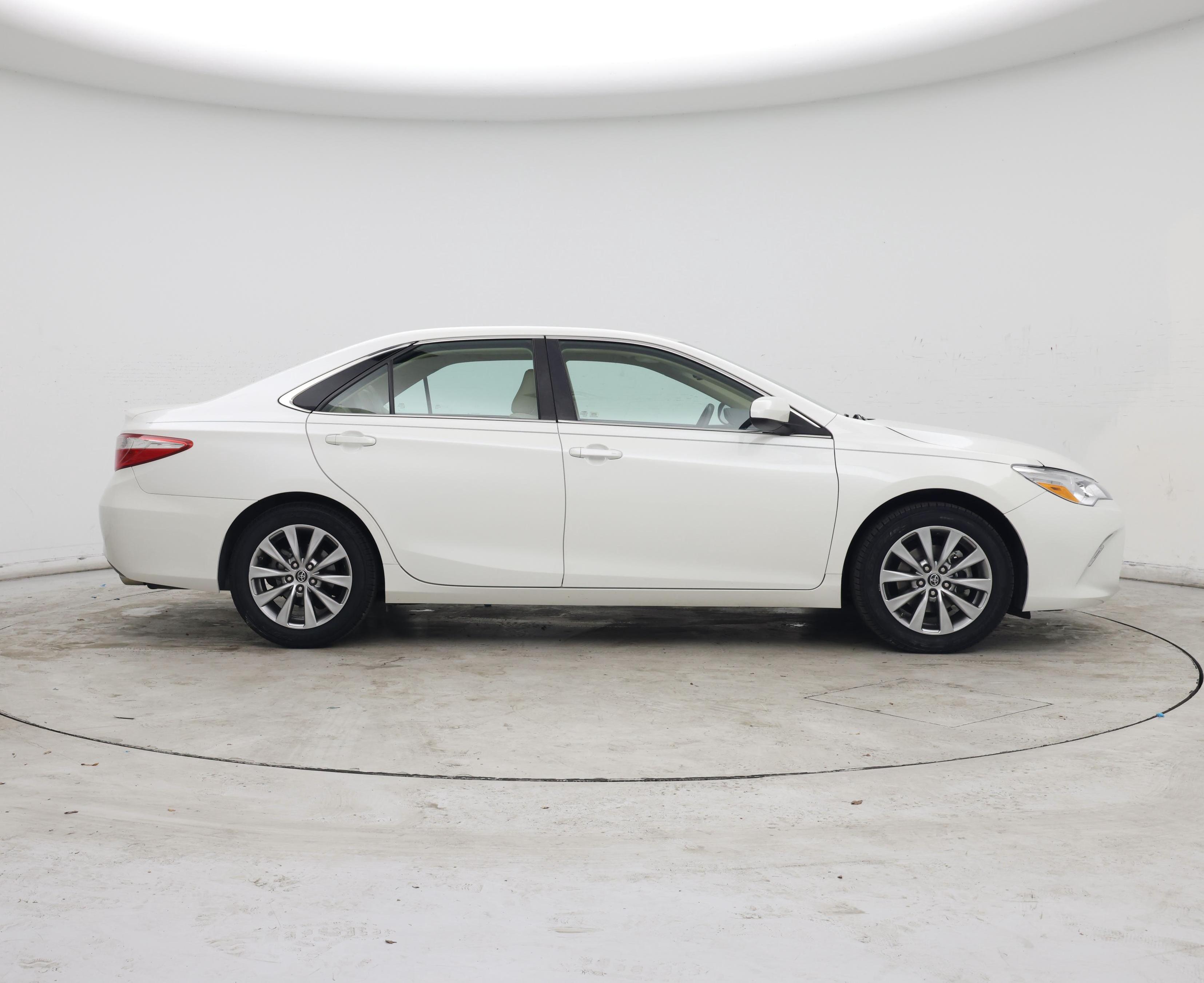 Thumbnail: 2015 Toyota Camry - 7