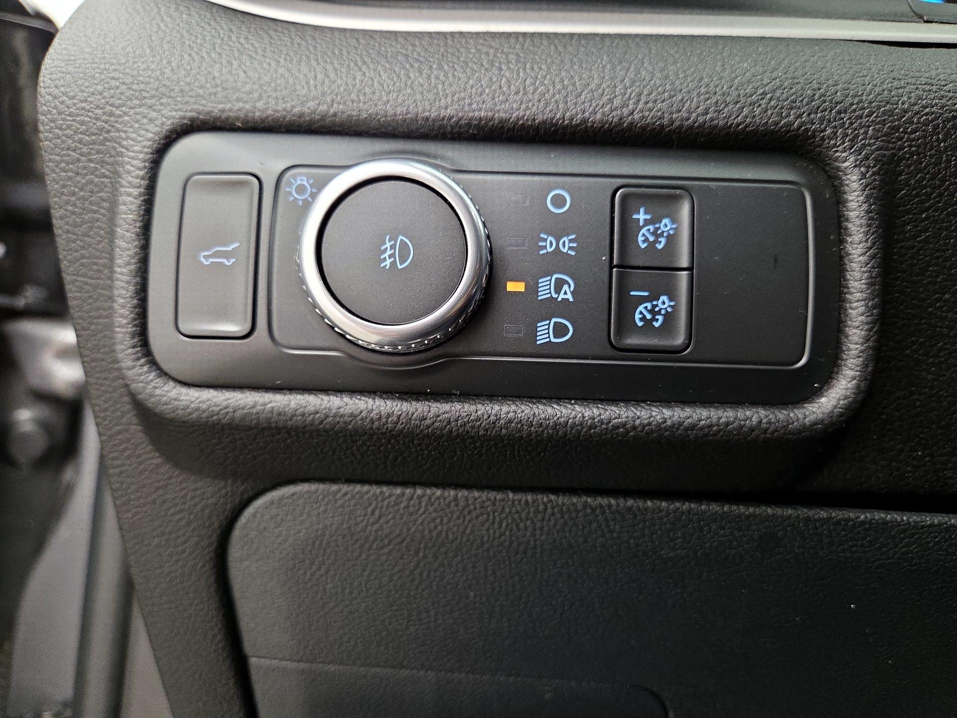 Thumbnail: 2022 Ford Explorer - 13