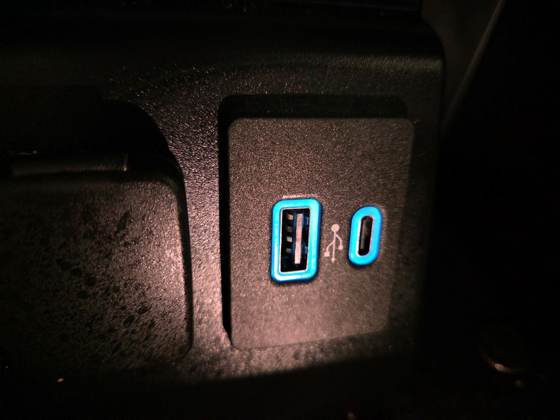 Thumbnail: 2022 Ford Explorer - 18