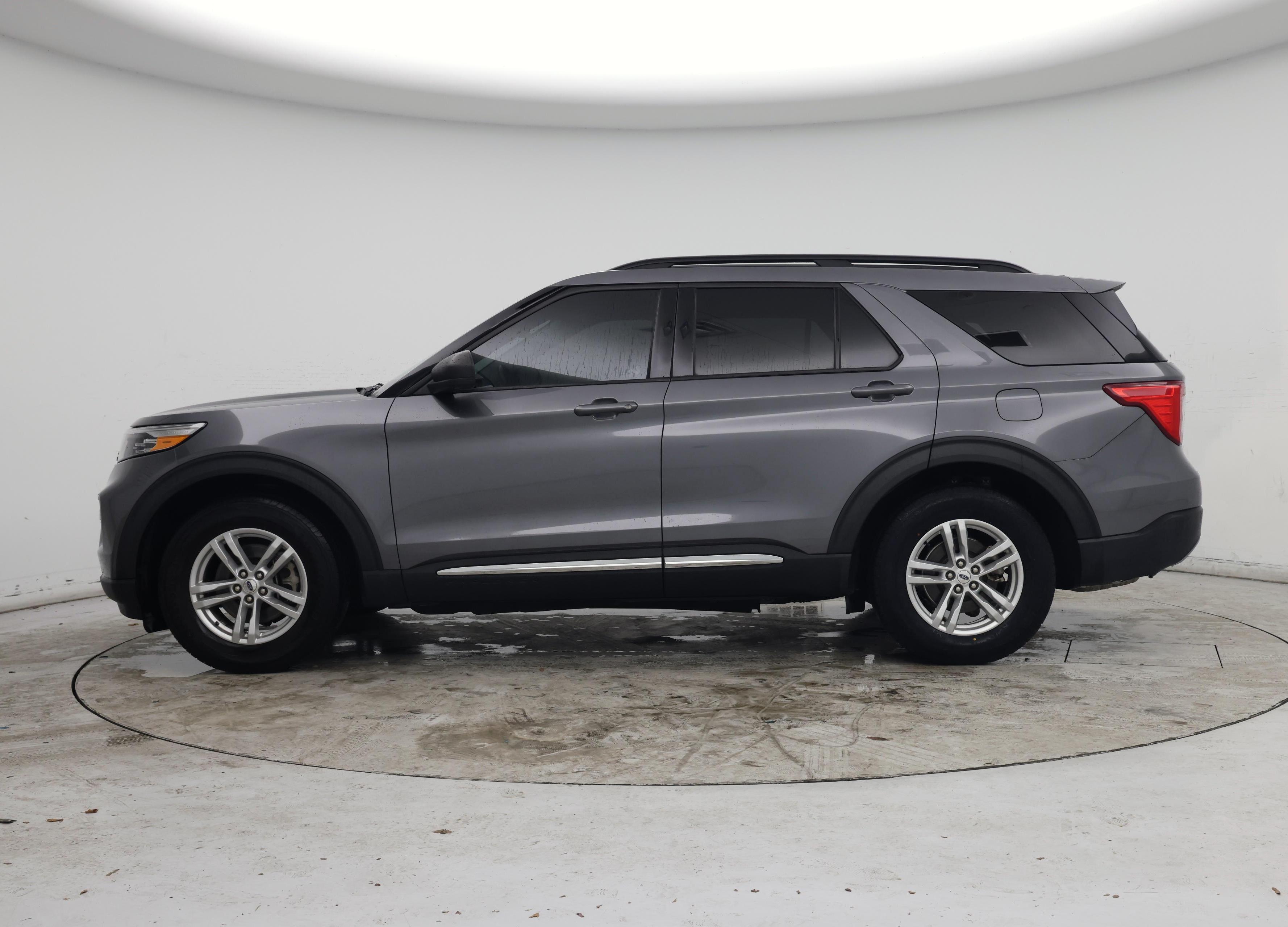 Thumbnail: 2022 Ford Explorer - 3