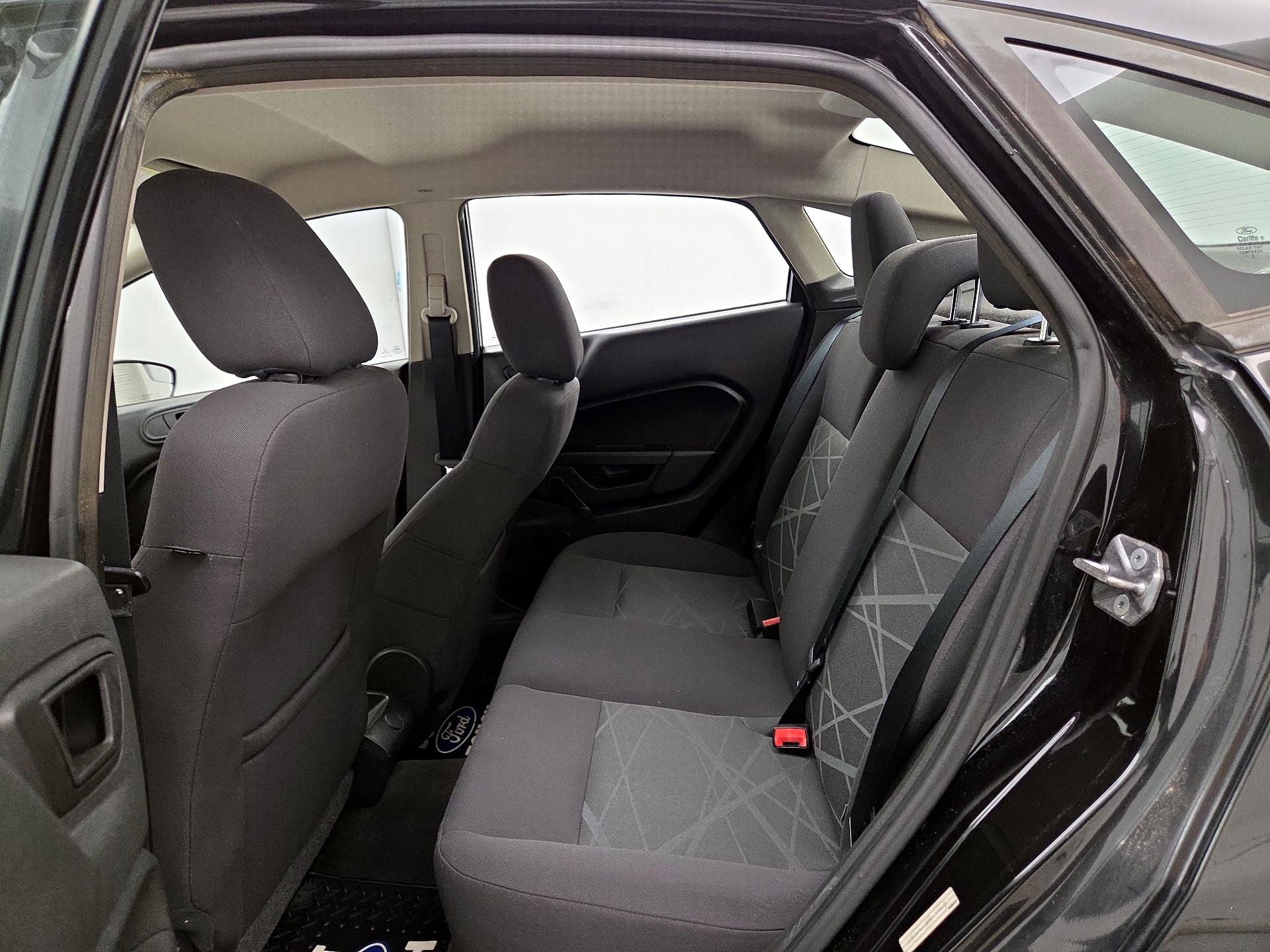 Thumbnail: 2015 Ford Fiesta - 17